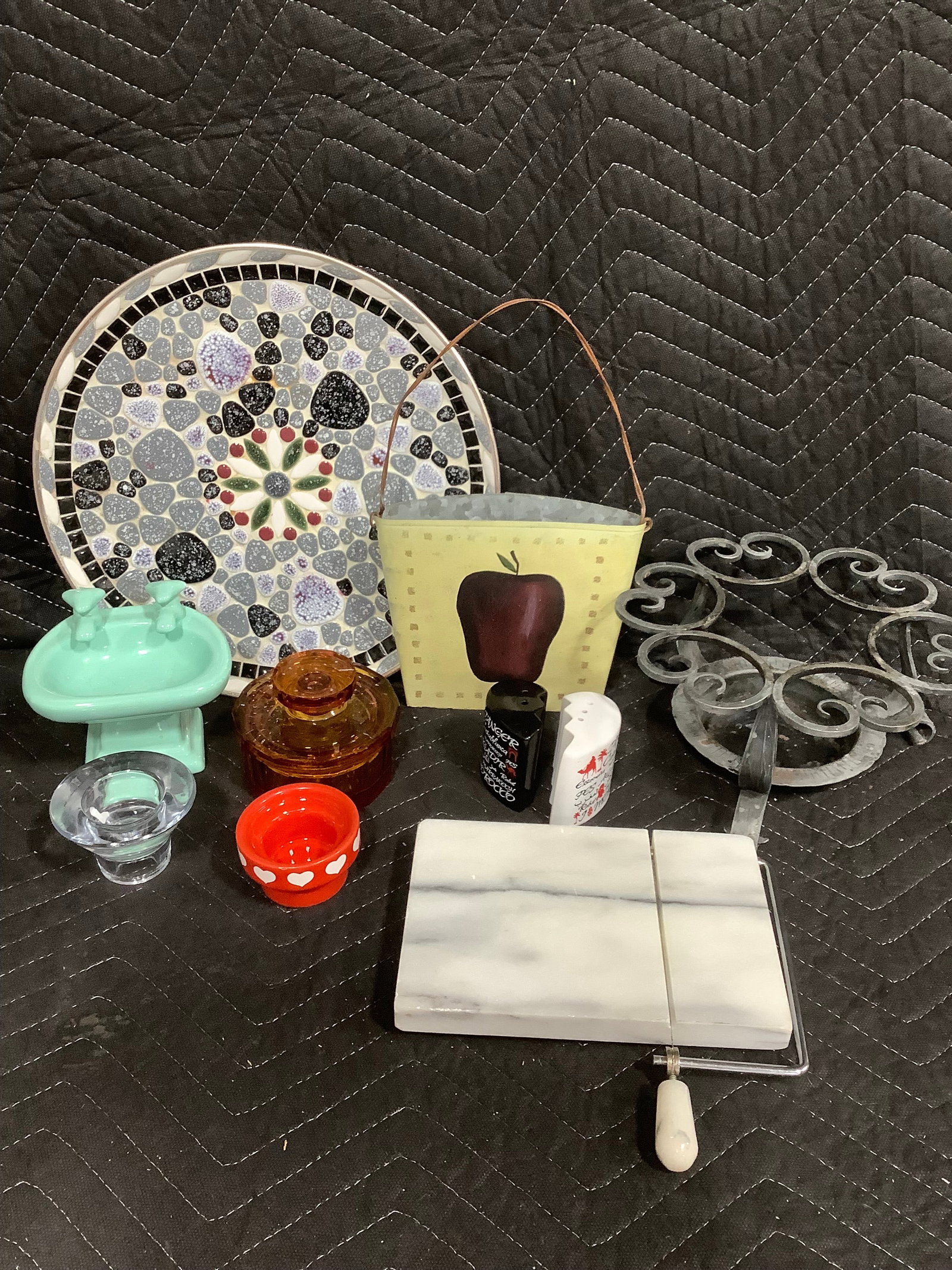 Various puzzles and Insectoid mechanic kit (1 of 1)