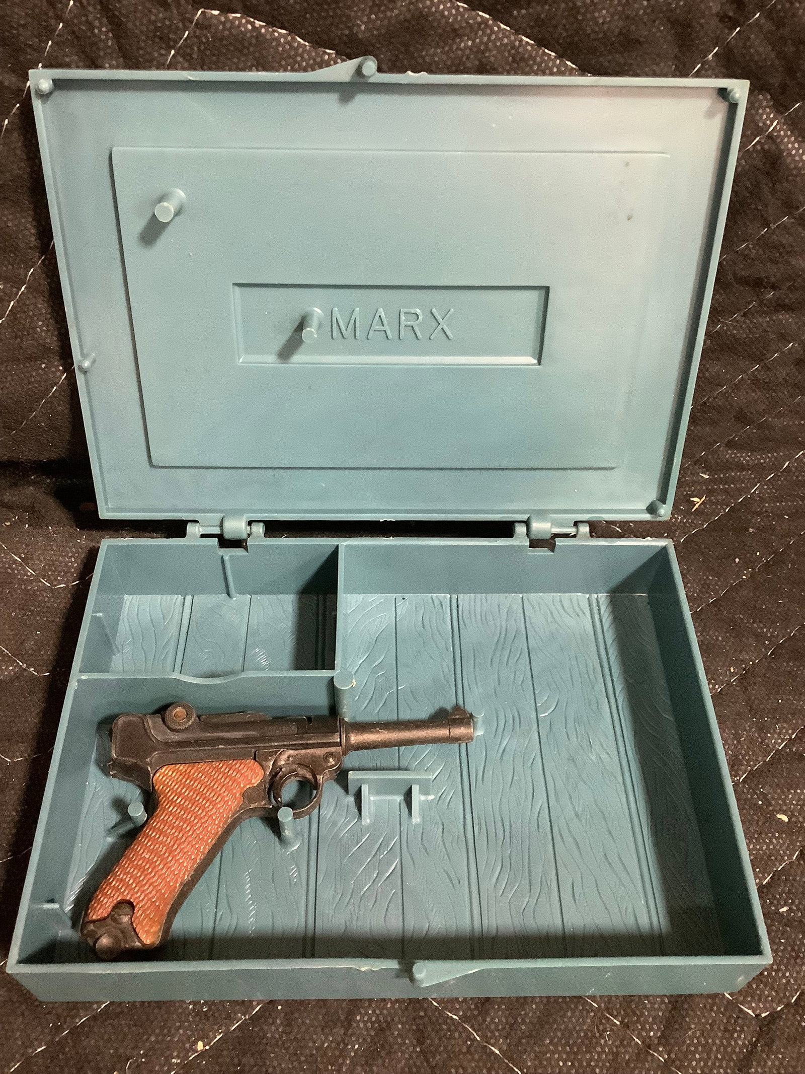 Vintage Marx 9mm miniature 9mm luger pistol with case (1 of 1)