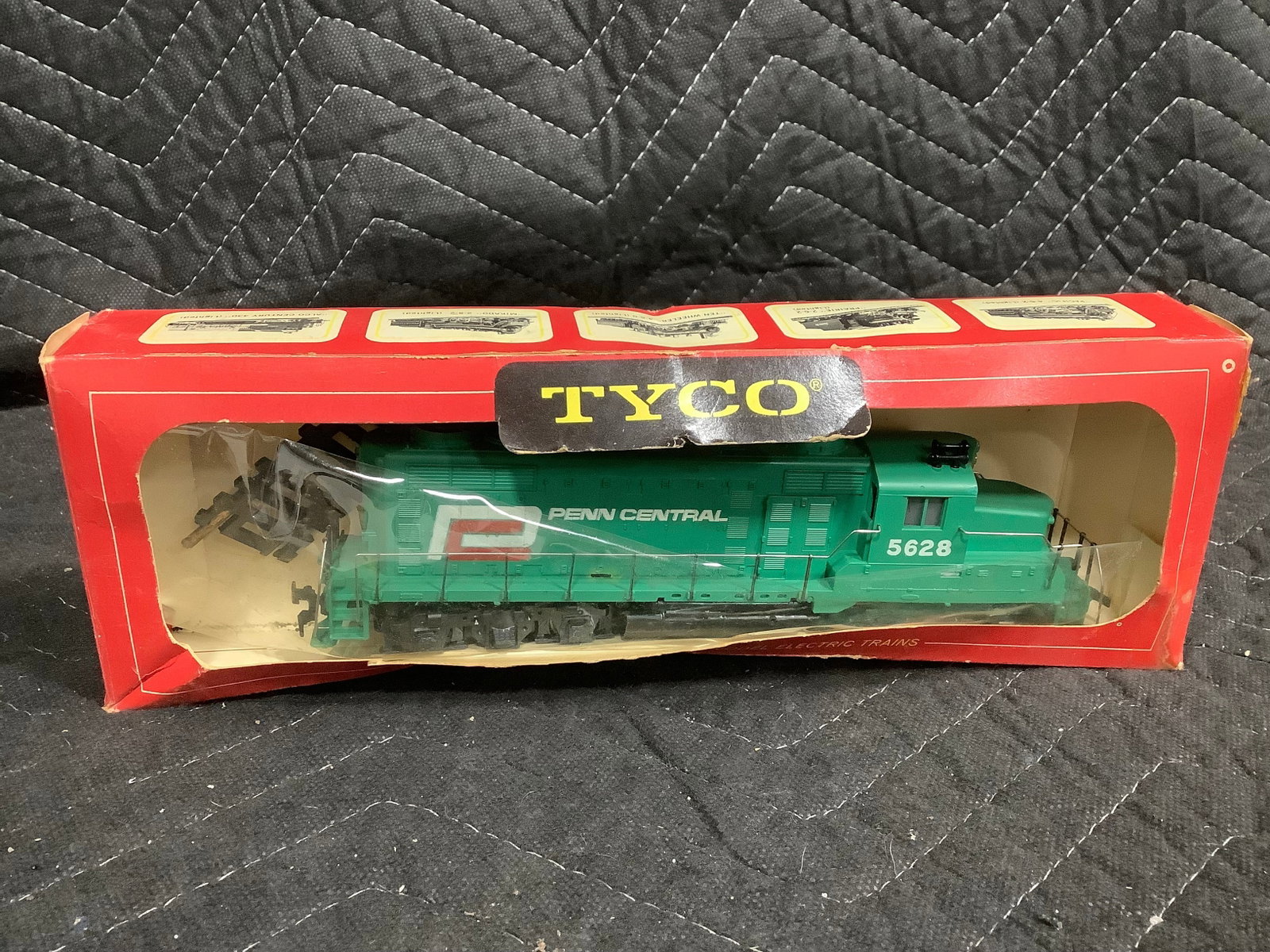 Tyco Penn Central Train Engine *new in box* (1 of 1)