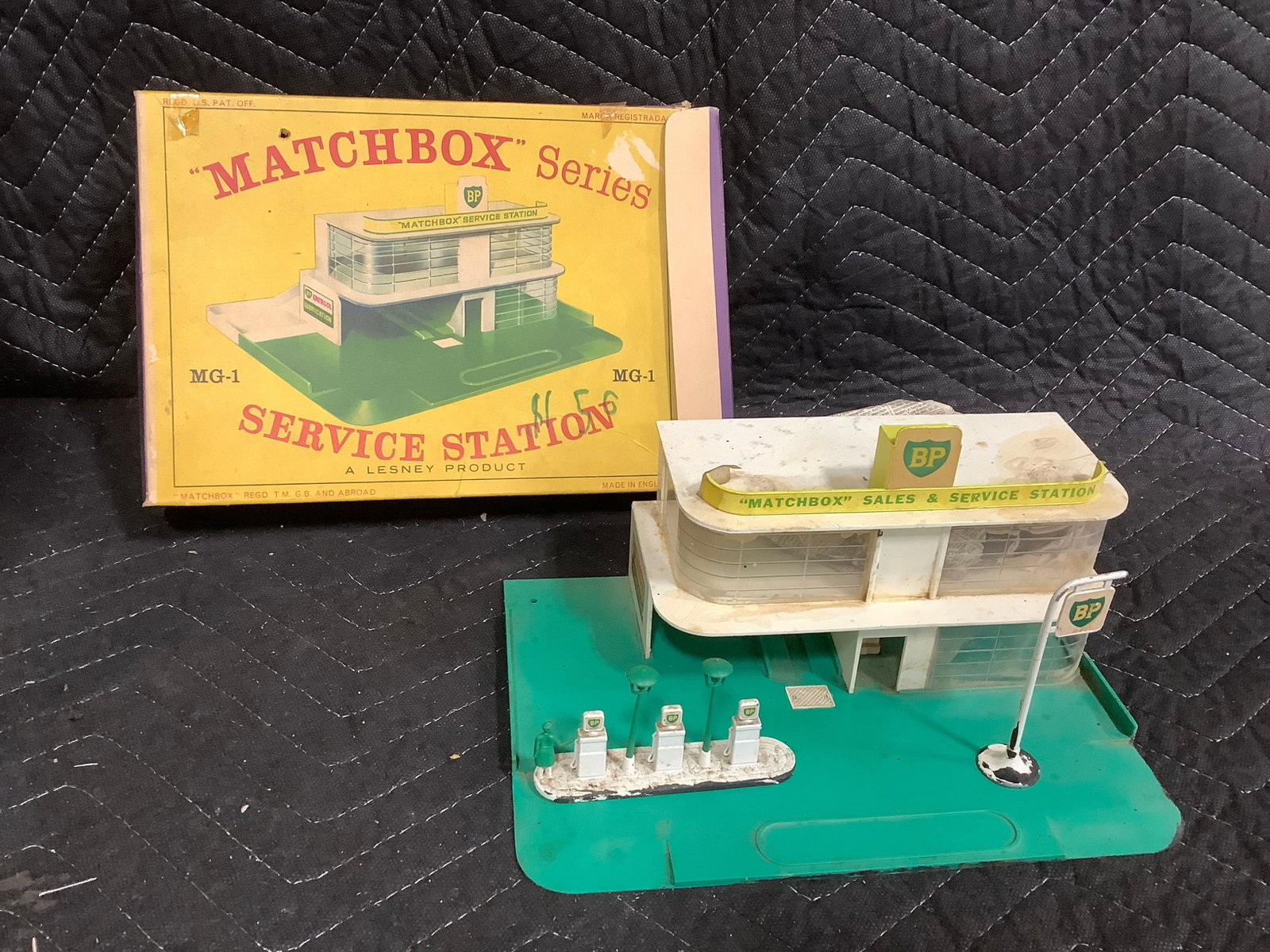 Vintage Matchbox Service Station (1 of 1)