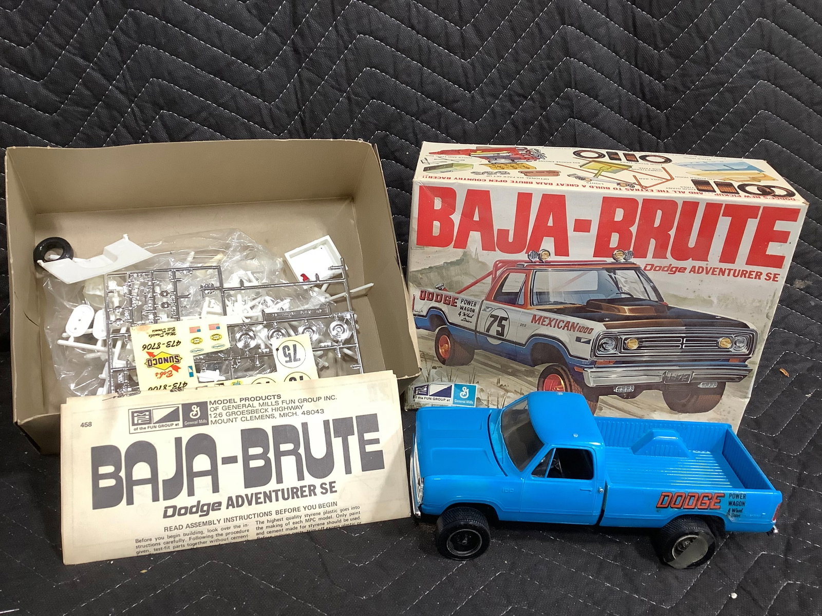 Baja-Brute Dodge Adventurer SE Model Kit: Baja-Brute Dodge Adventurer SE Model Kit