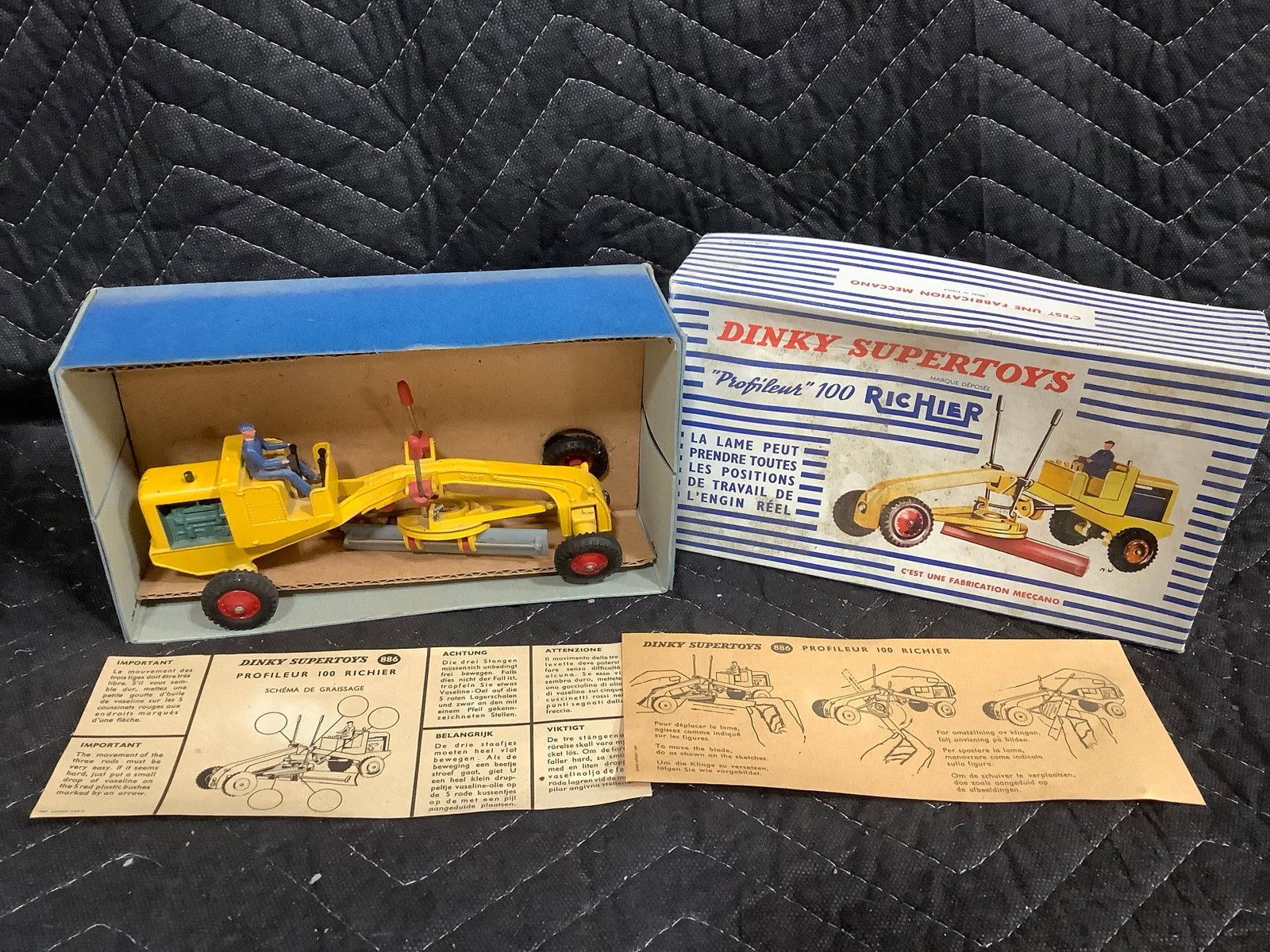 Vintage Dinky Toys Richier Motor Grader *in box*: Vintage Dinky Toys Richier Motor Grader *in box*