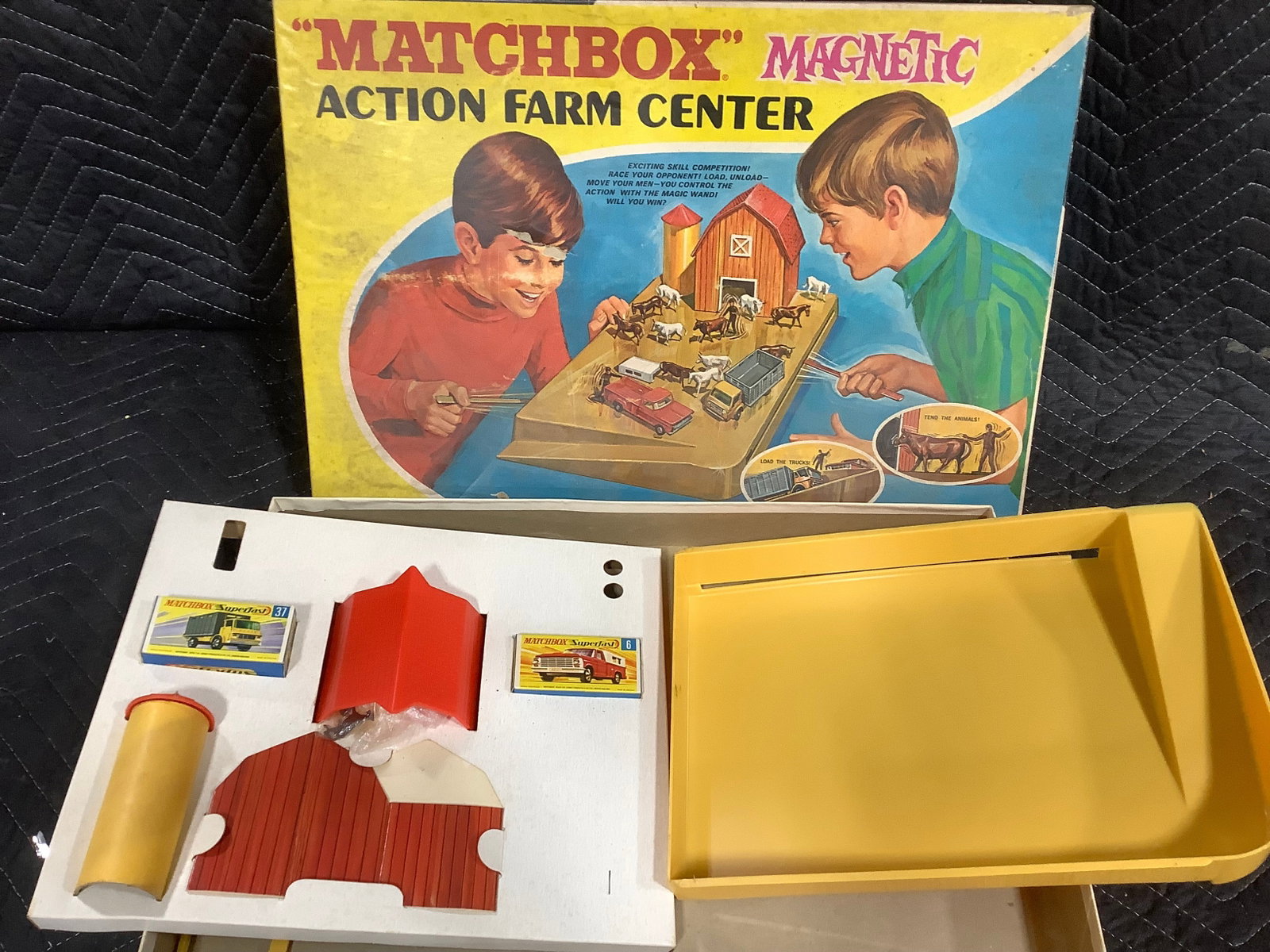 Vintage Matchbox Magnetic Action Farm Center Game: Vintage Matchbox Magnetic Action Farm Center Game