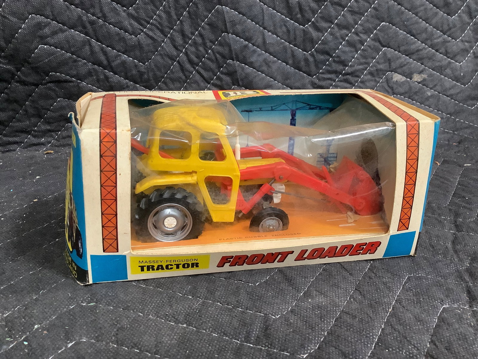 Britains LTD Front Loader Tractor Model (1 of 1)
