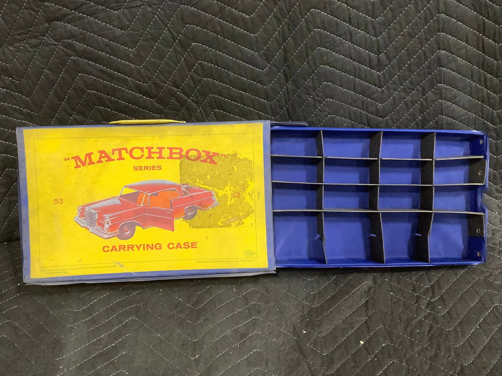 Vintage EMPTY Matchbox Carrying Case (1 of 1)