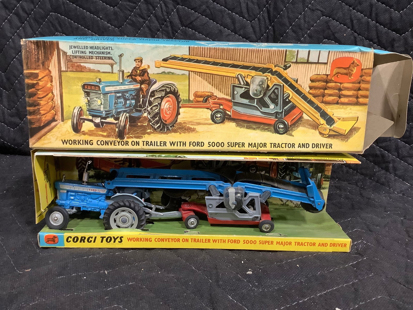 Vintage Corgi Toys Working Conveyor on Trailer Model (1 of 1)