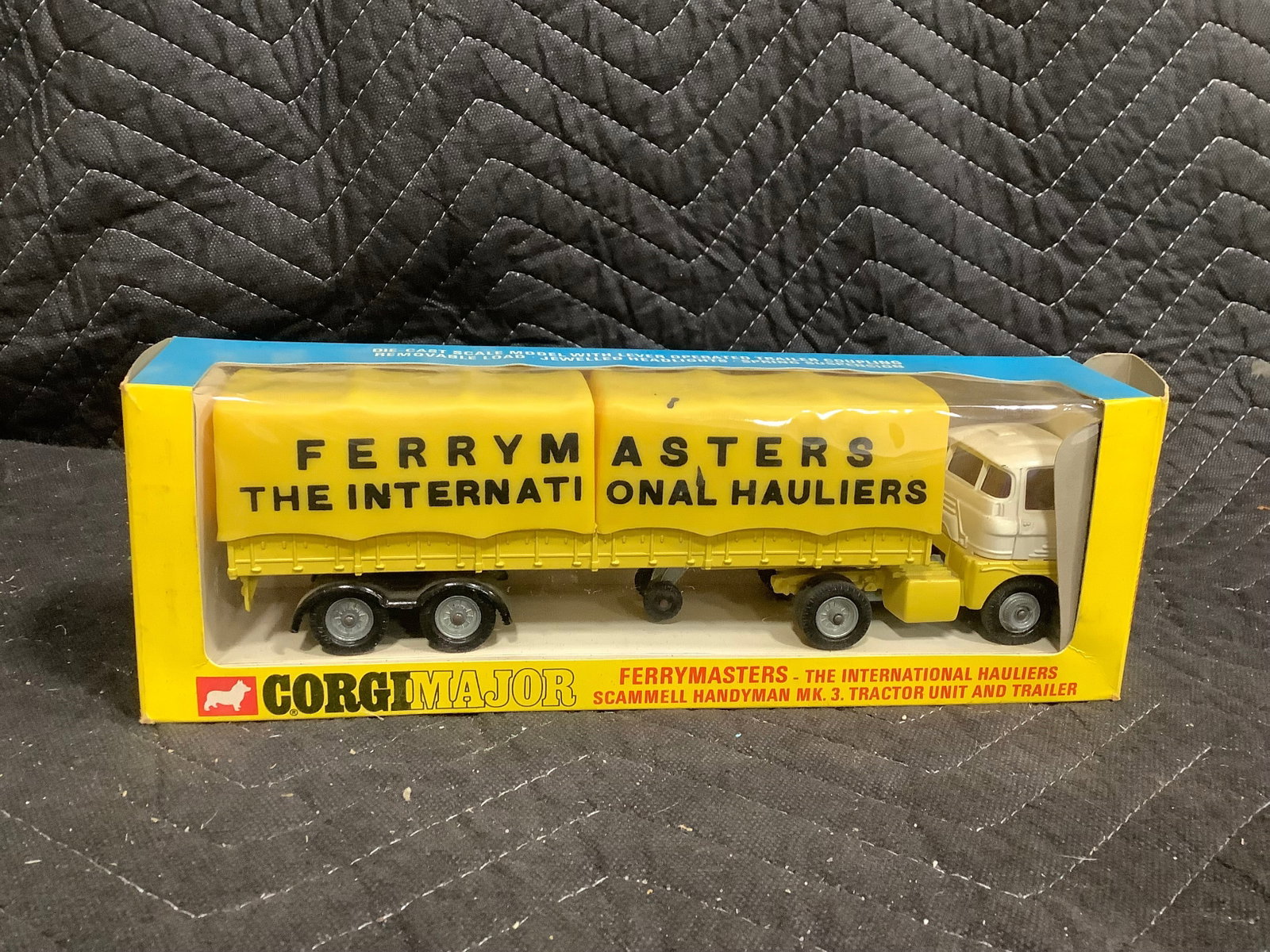 Vintage Corgi Toys Ferrymasters Haulier Tractor Unit and Trailer Diecast Model: Vintage Corgi Toys Ferrymasters Haulier Tractor Unit and Trailer Diecast Model