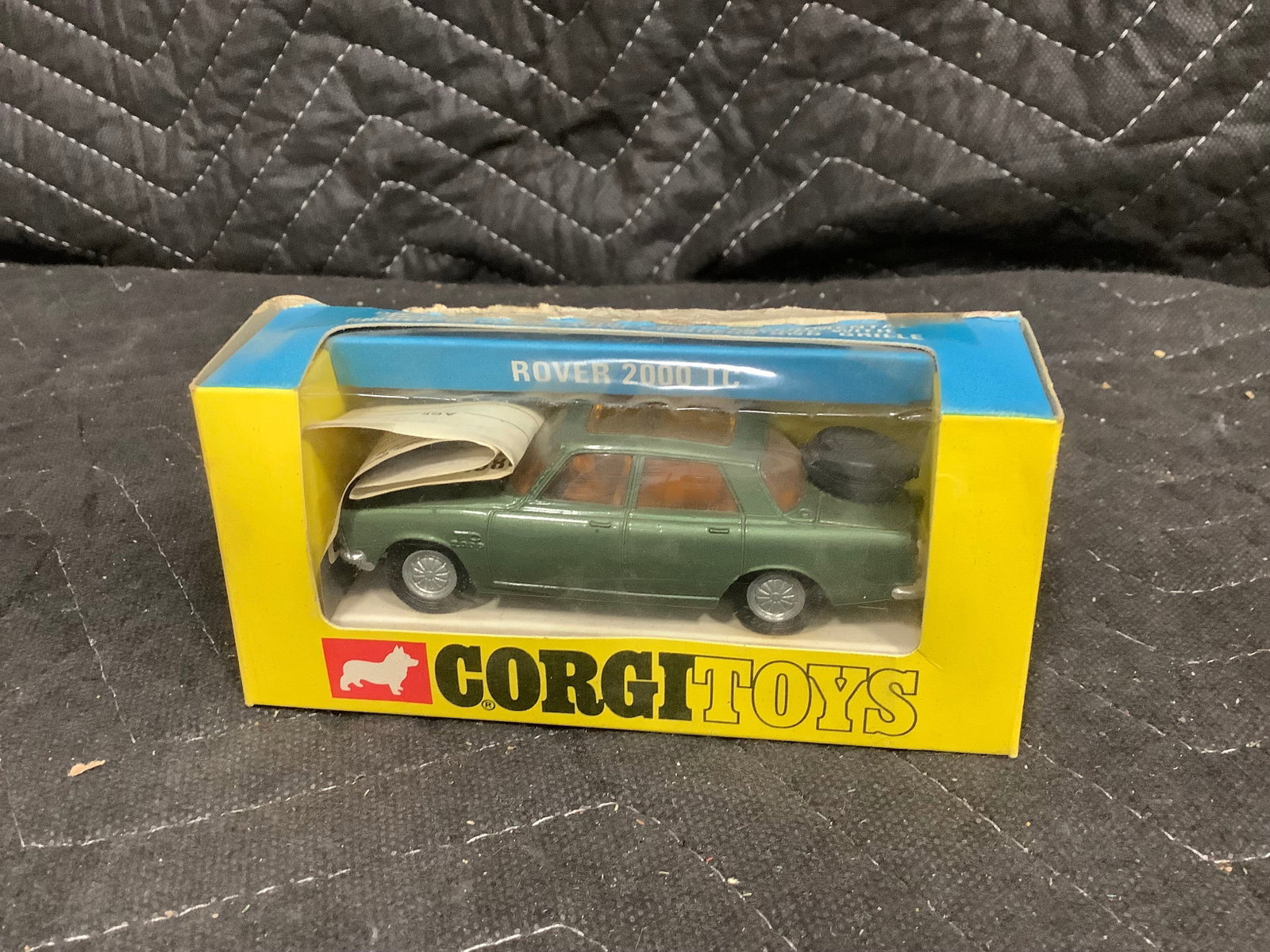 Vintage Corgi Toys Rover 2000 TC Diecast Model (1 of 1)