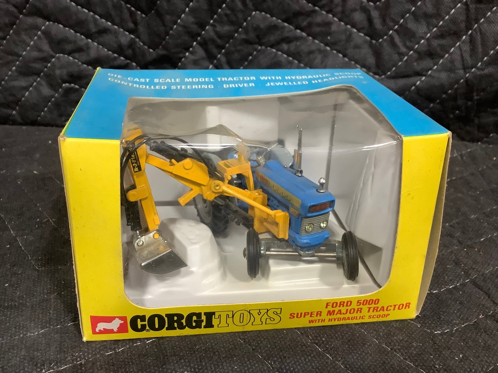 Vintage Corgi Toys Ford 5000 Super Major Tractor Diecast Model (1 of 1)