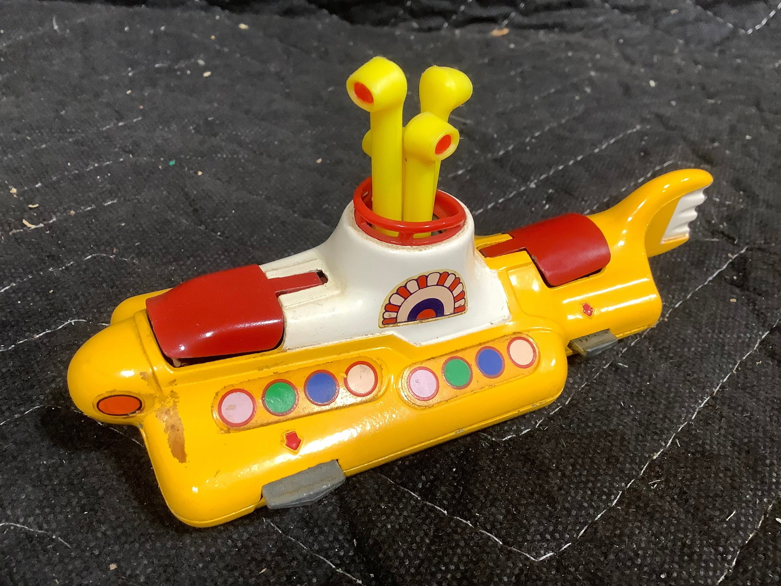Vintage Corgi Toys The Beatles Yellow Submarine Diecast Model (1 of 1)