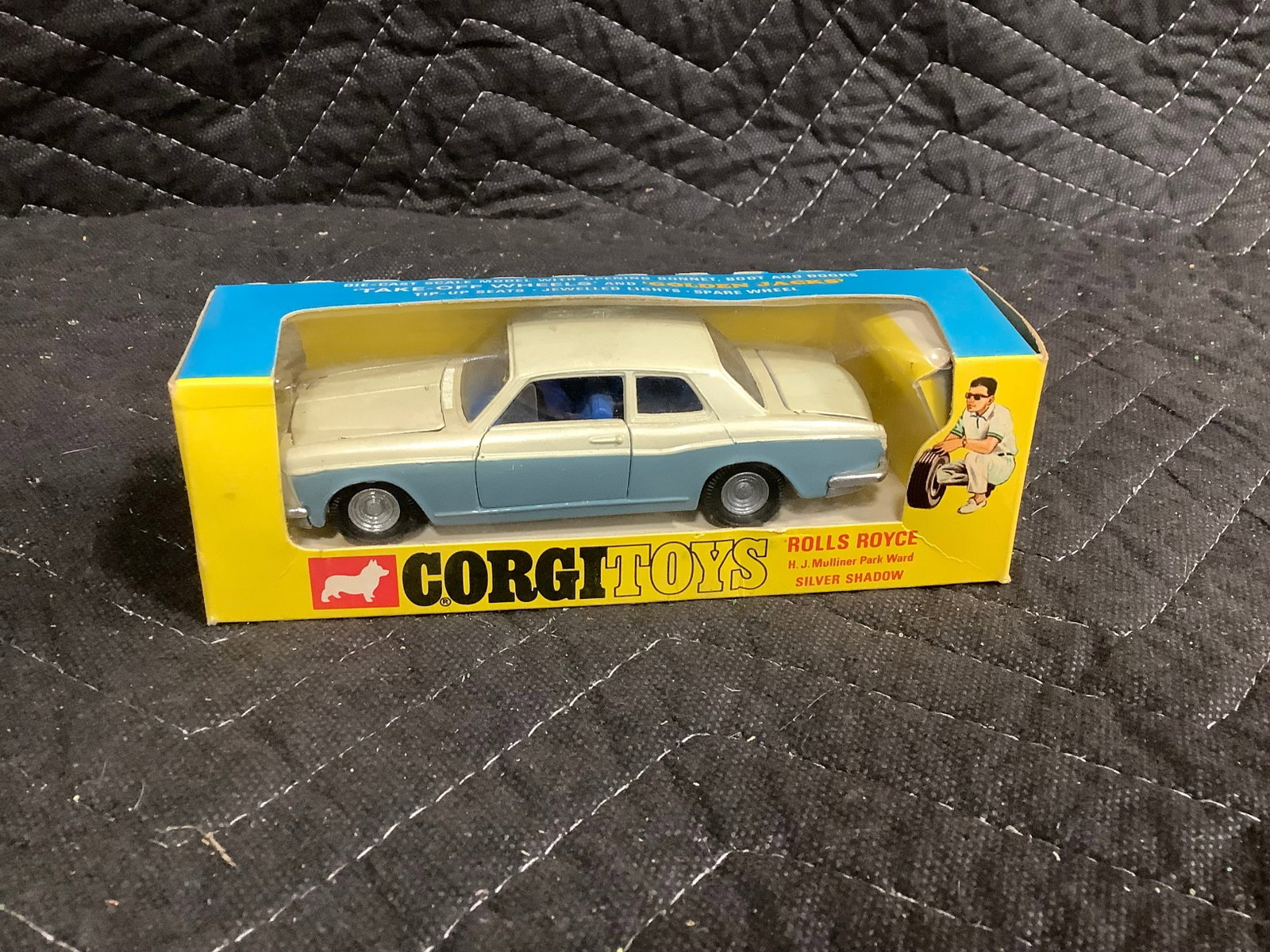 Vintage Corgi Major Mack Truck with Trailer Diecast Model (1 of 1)