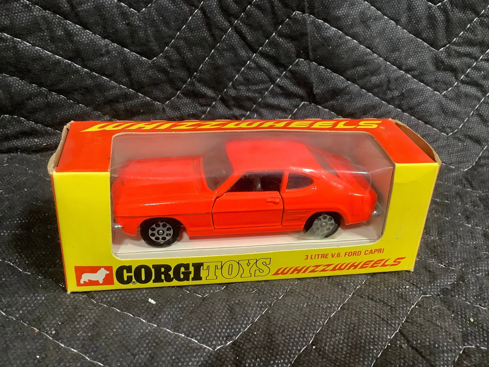 Vintage Corgi Toys 3 Litre V6 Ford Capri Diecast Model (1 of 1)