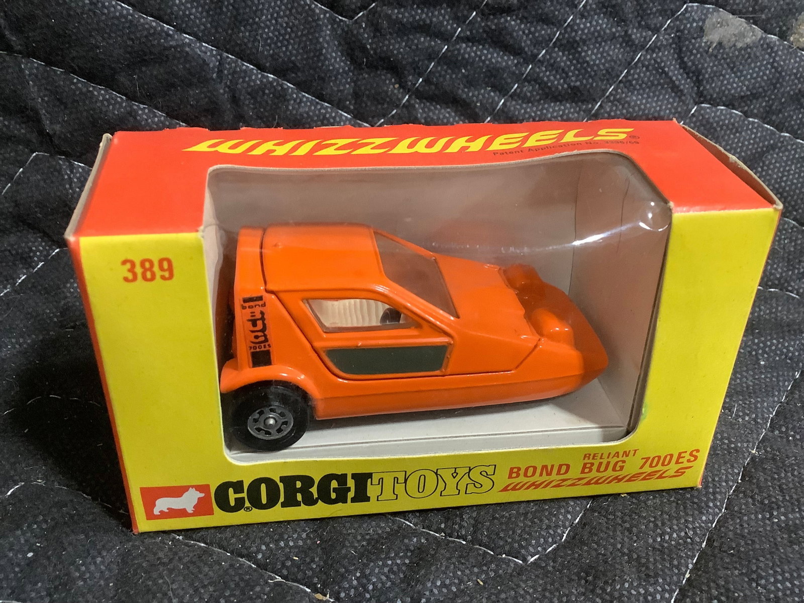 Vintage Corgi Toys Reliant Bond Bug 700 ES Diecast Model (1 of 1)