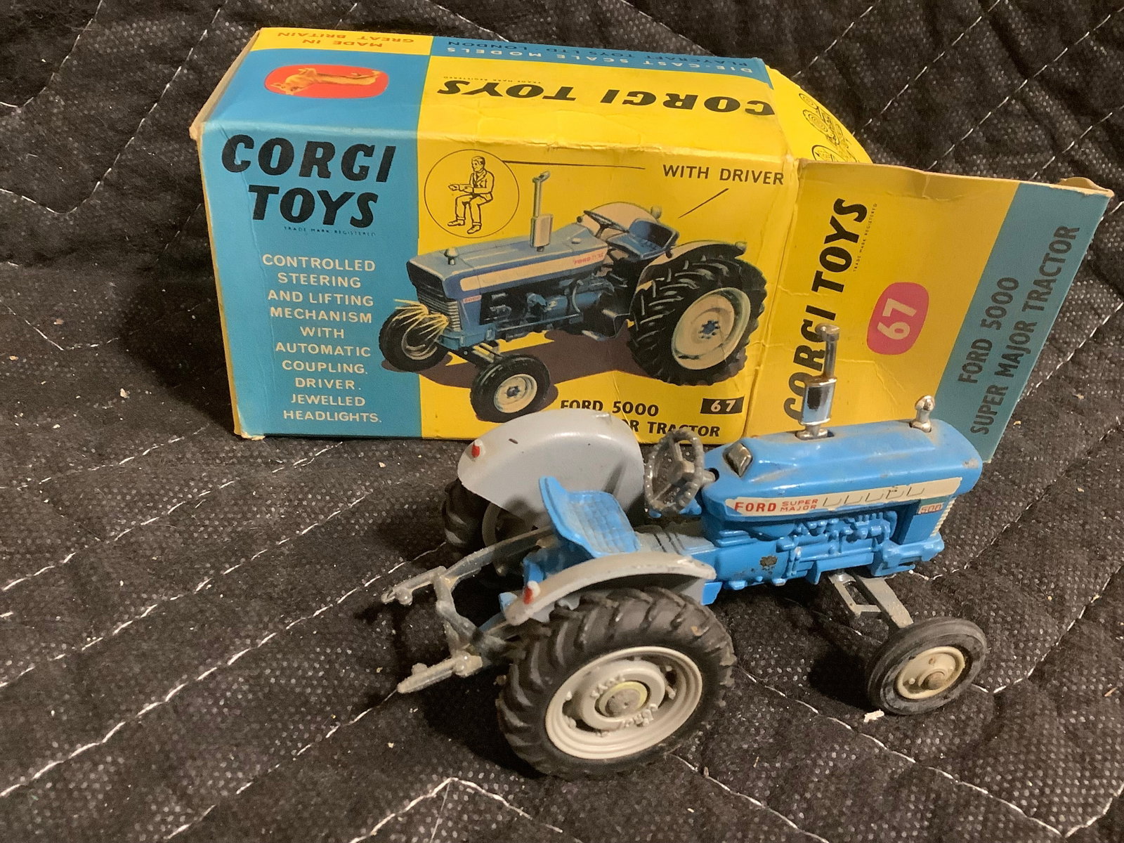 Vintage Corgi Toys Ford 5000 Super Major Tractor Diecast Model (1 of 1)