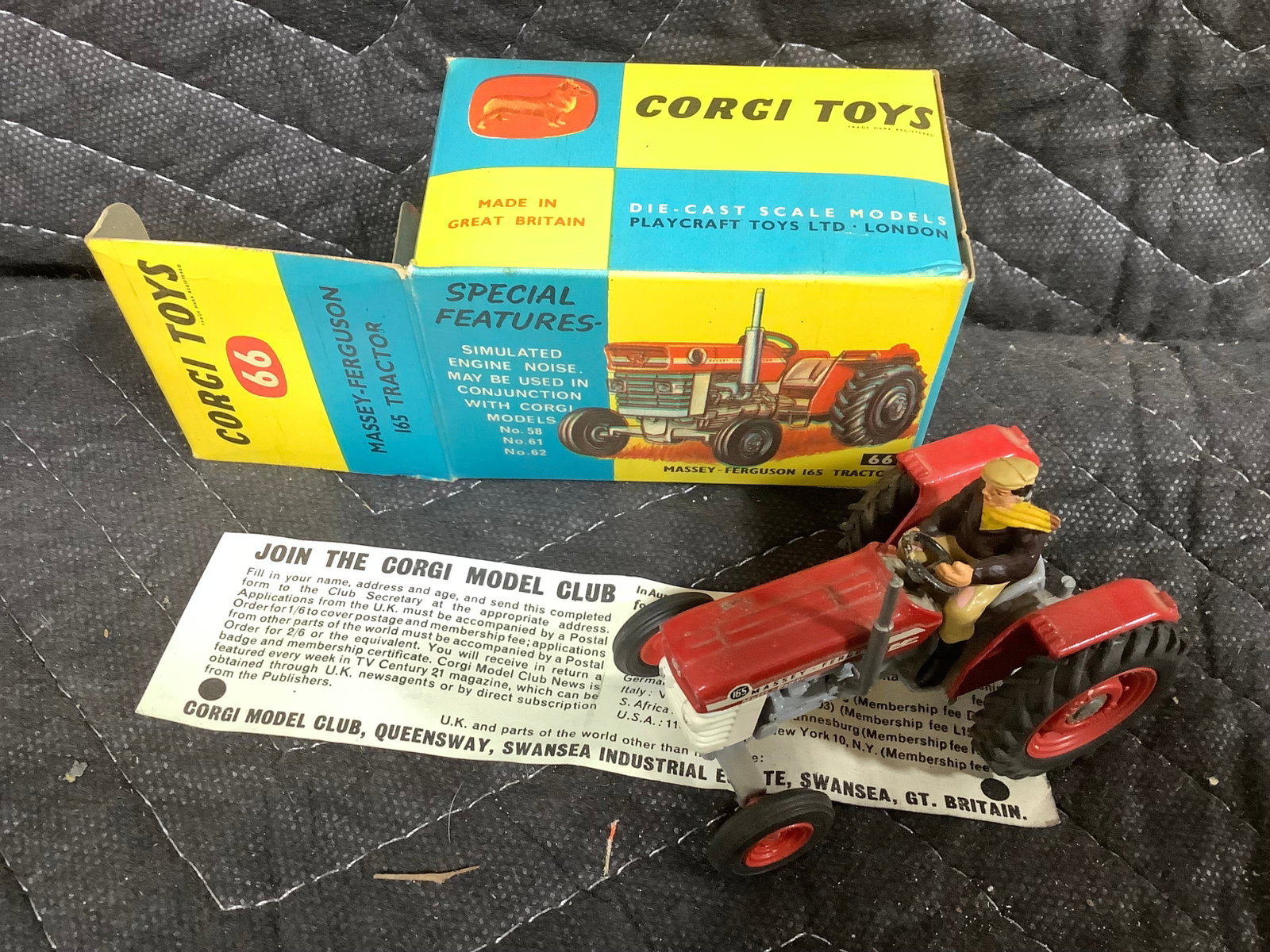 Vintage Corgi Toys Massey-Ferguson 165 Tractor Diecast Model (1 of 1)