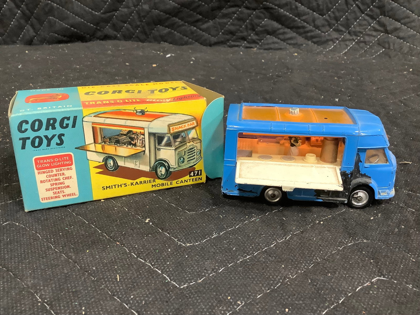 Corgi Toys vintage Smiths-Karrier mobile canteen diecast in original box (1 of 1)