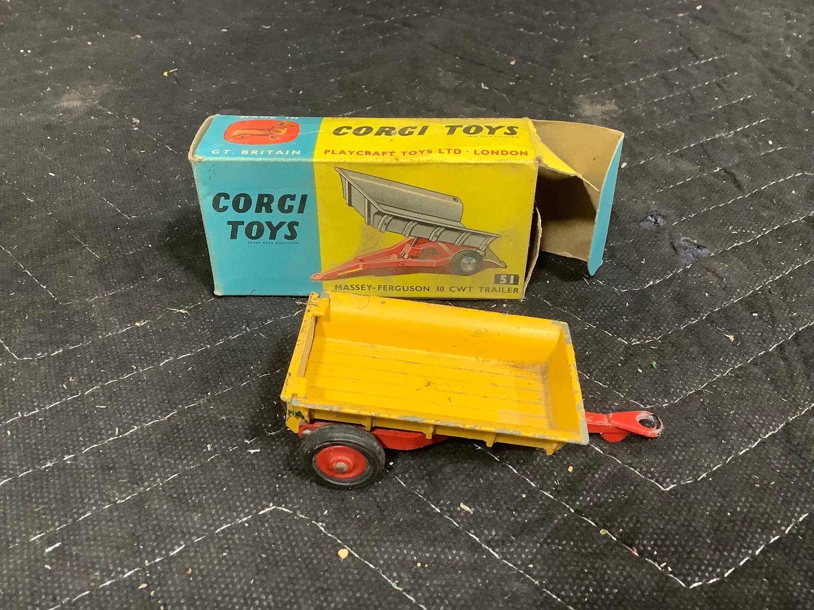 Corgi Toys vintage Massey-Ferguson 30 CWT Trailer diecast in original box: Corgi Toys vintage Massey-Ferguson 30 CWT Trailer diecast in original box