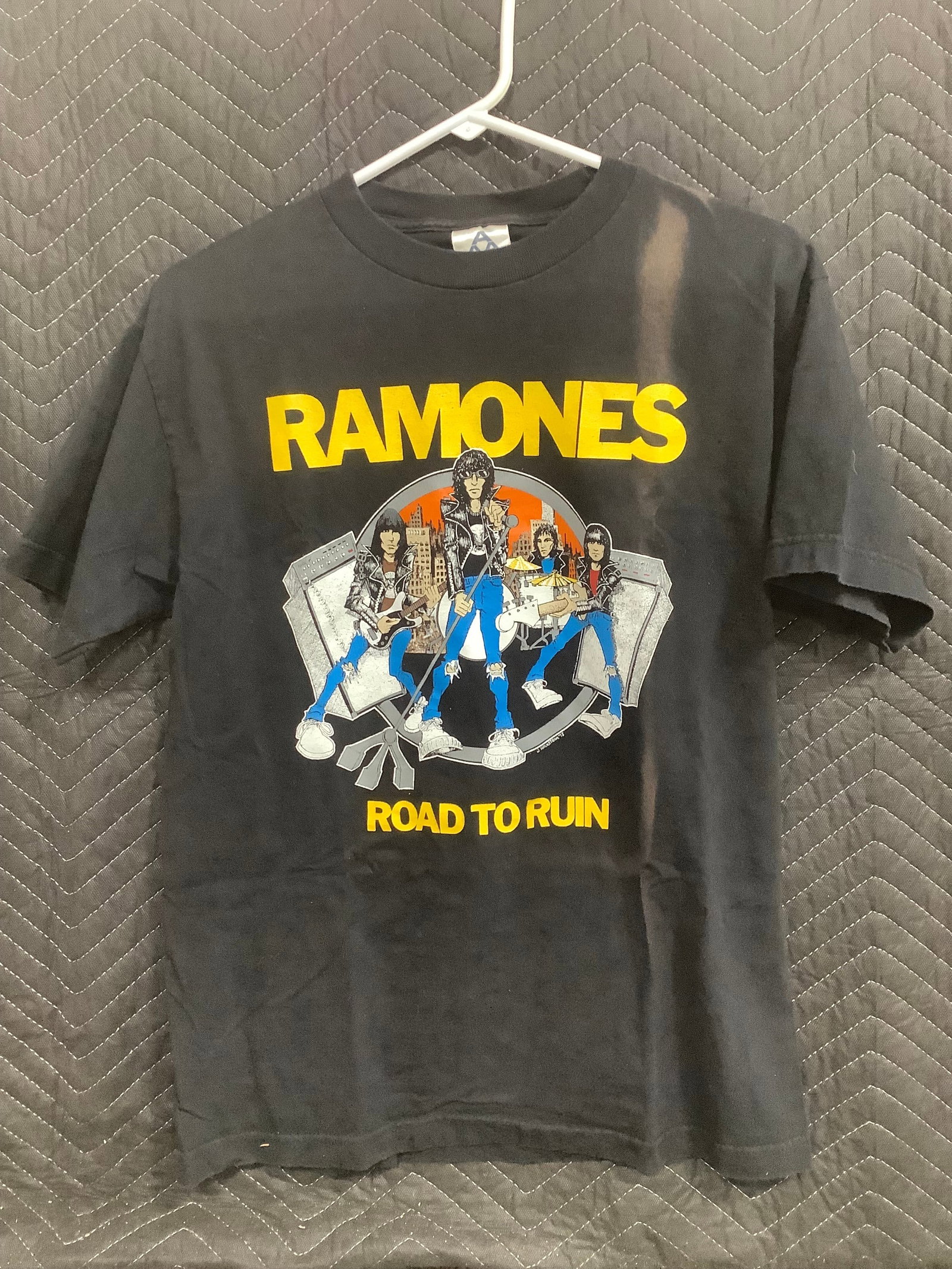 Ramones tshirt(M) (1 of 1)