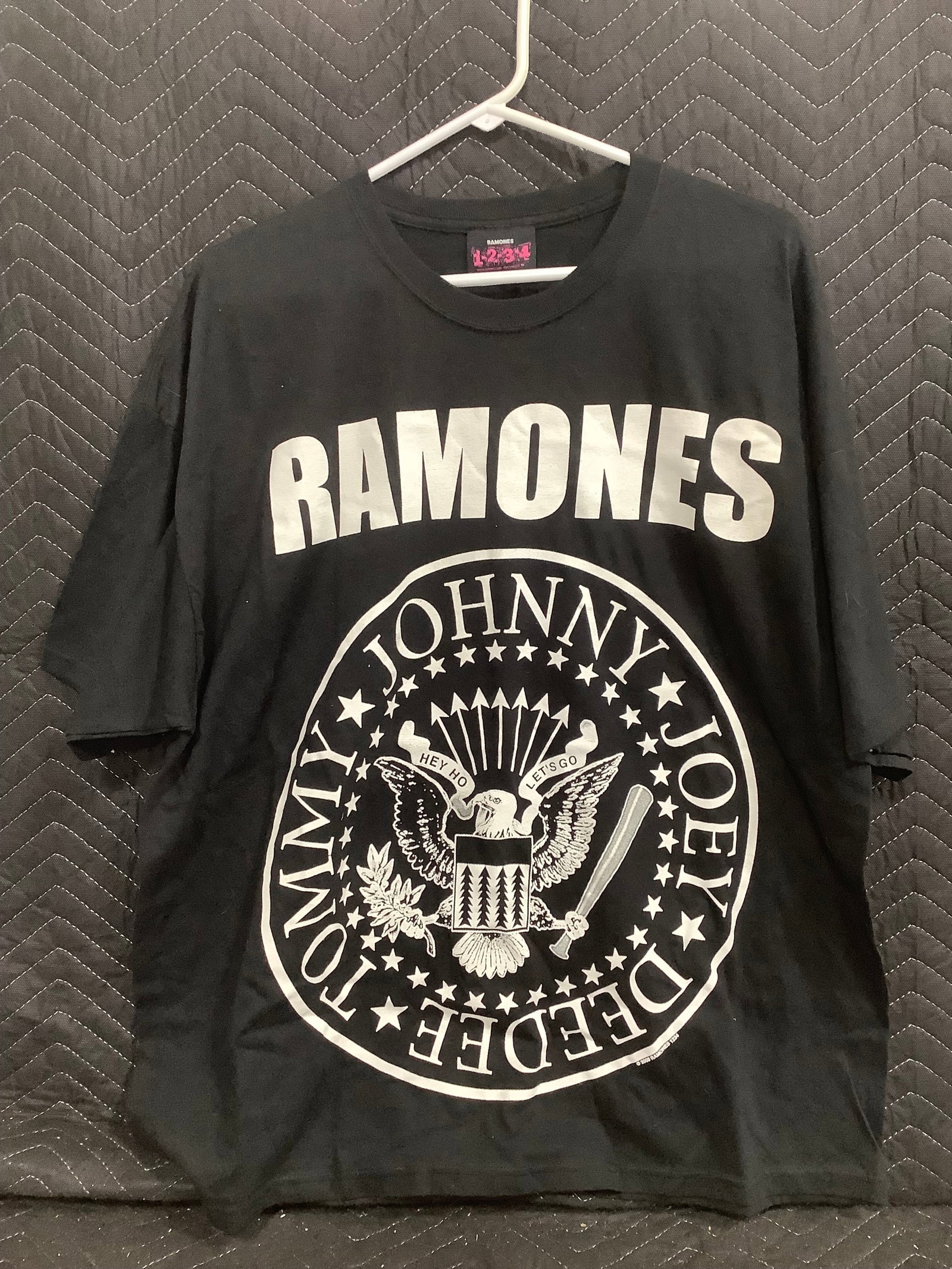 Ramones tshirt(2XL): Ramones tshirt(2XL)