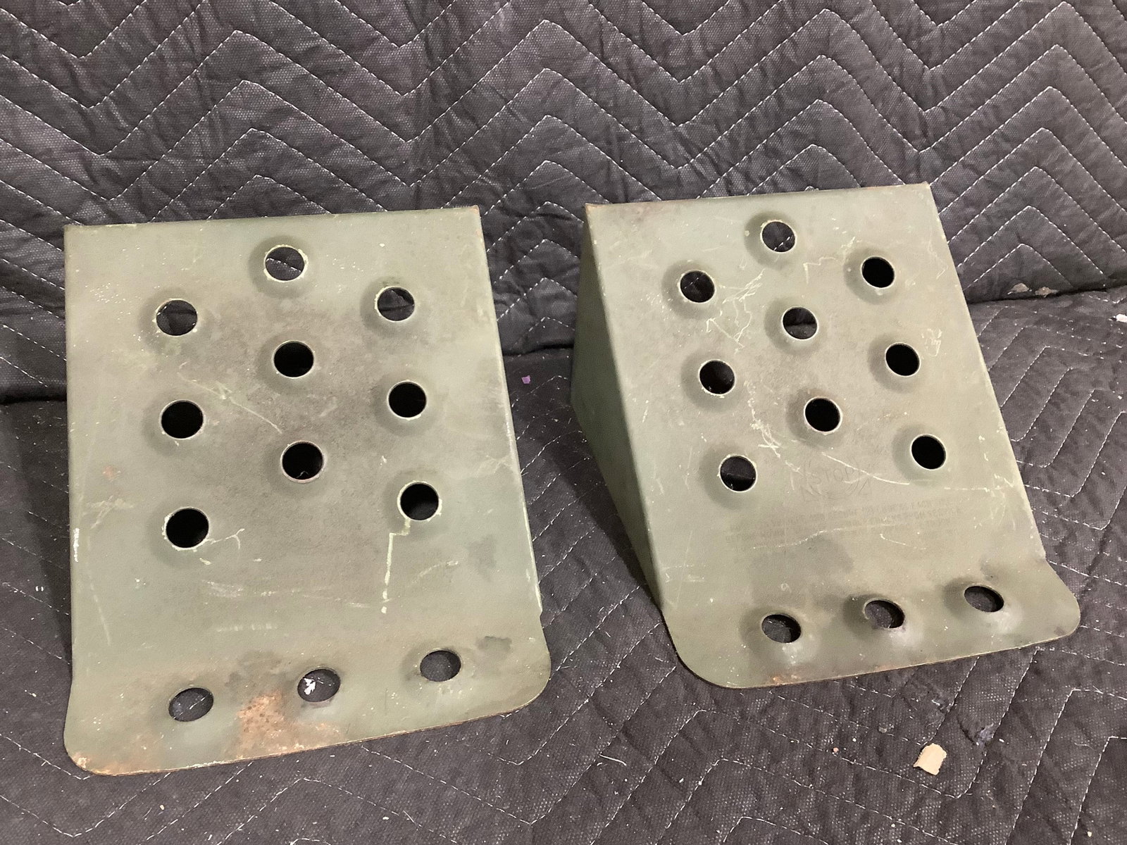 Wheel chocks (1 of 1)