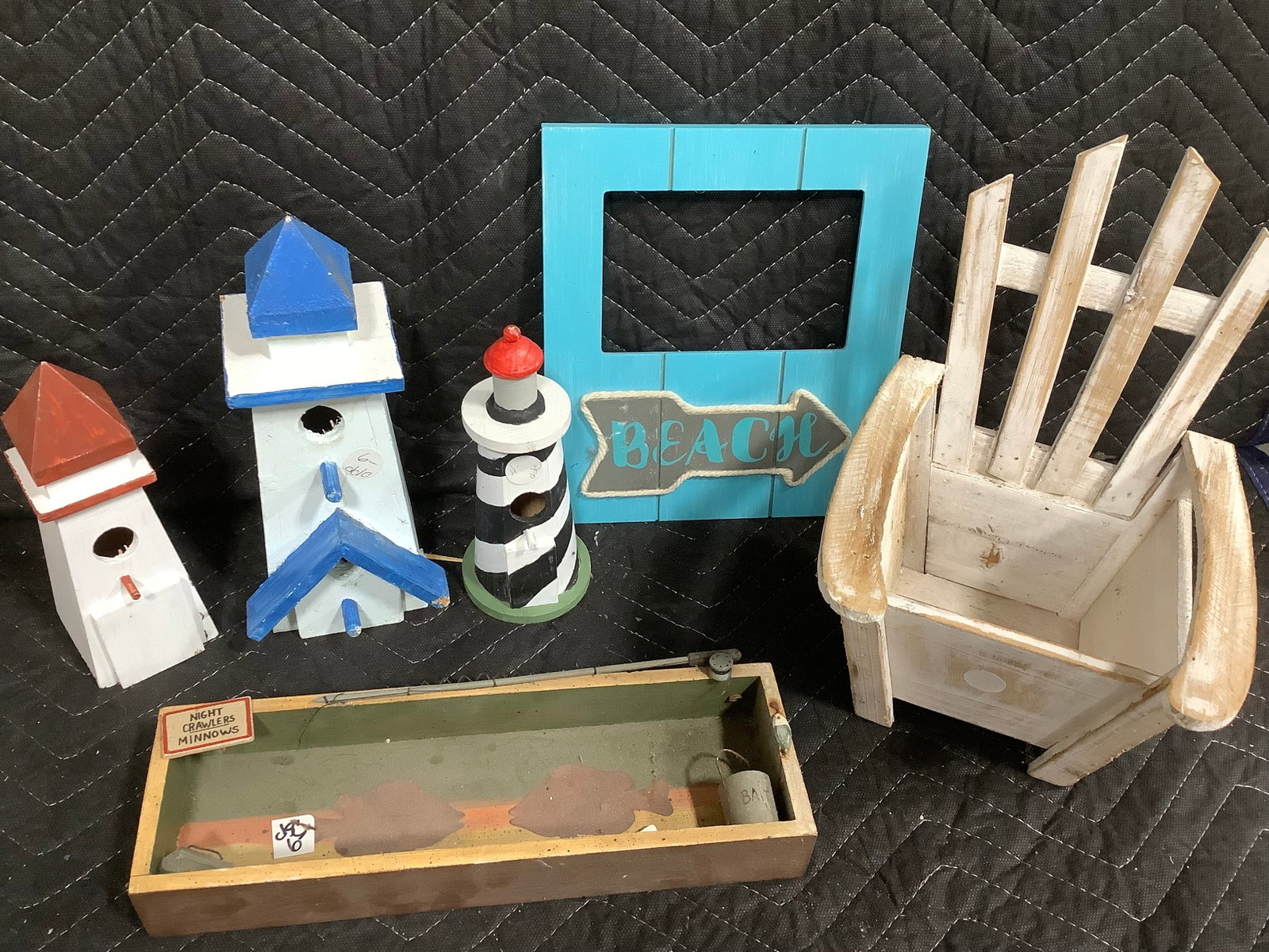Wooden coastal themed decor: Wooden coastal themed decor