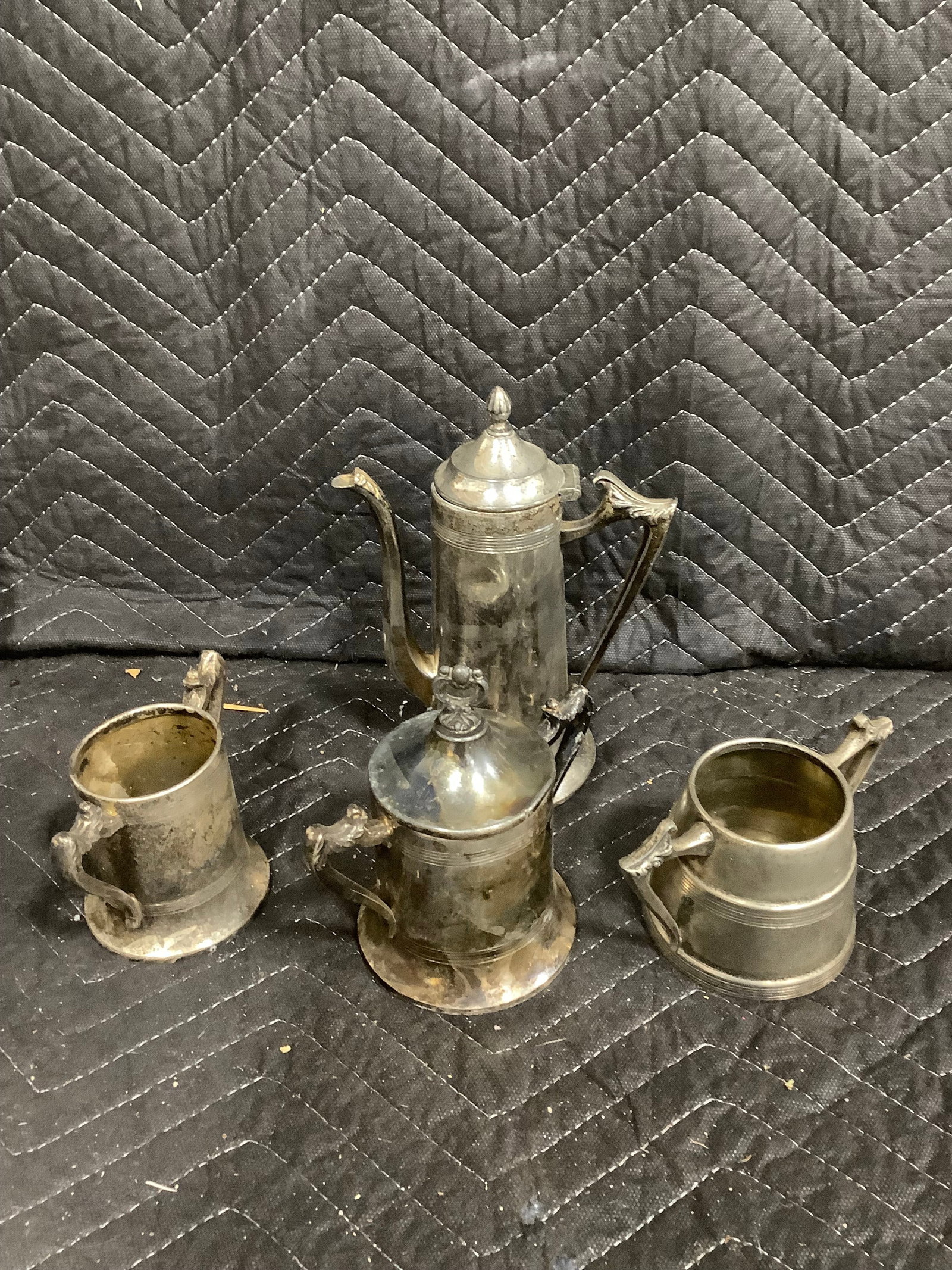 Vintage silver plated items(tallest 8in): Vintage silver plated items(tallest 8in)