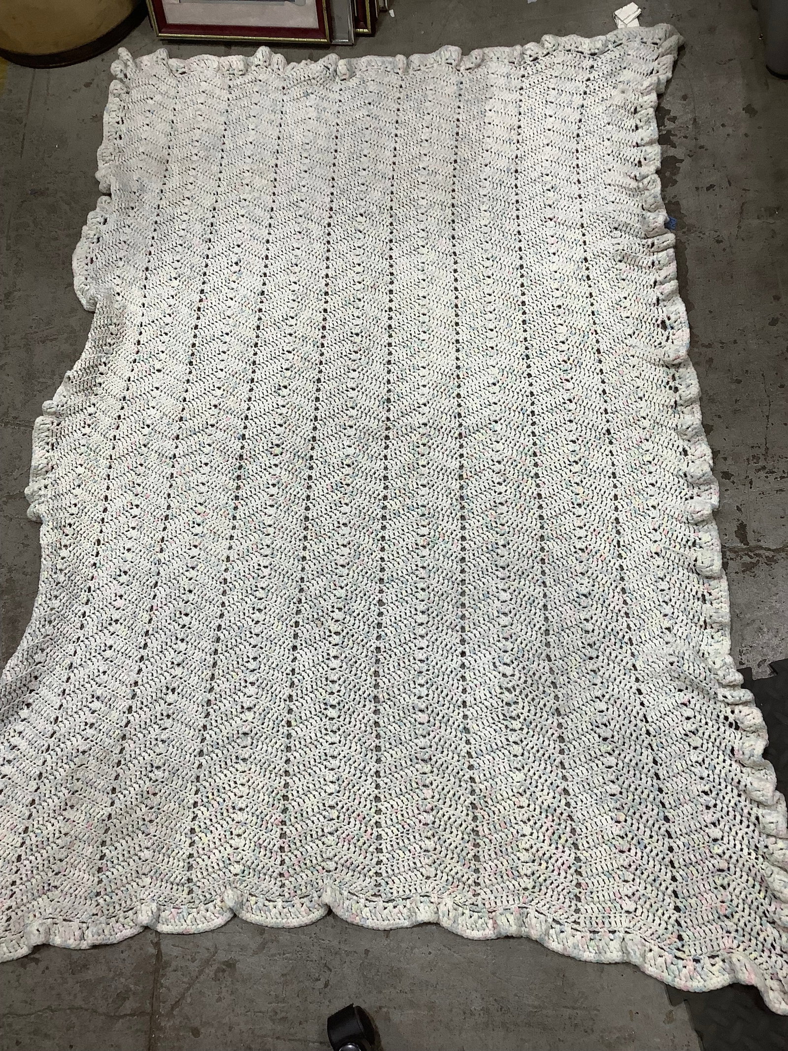 1970s handmade afghan(46inx62in): 1970s handmade afghan(46inx62in)