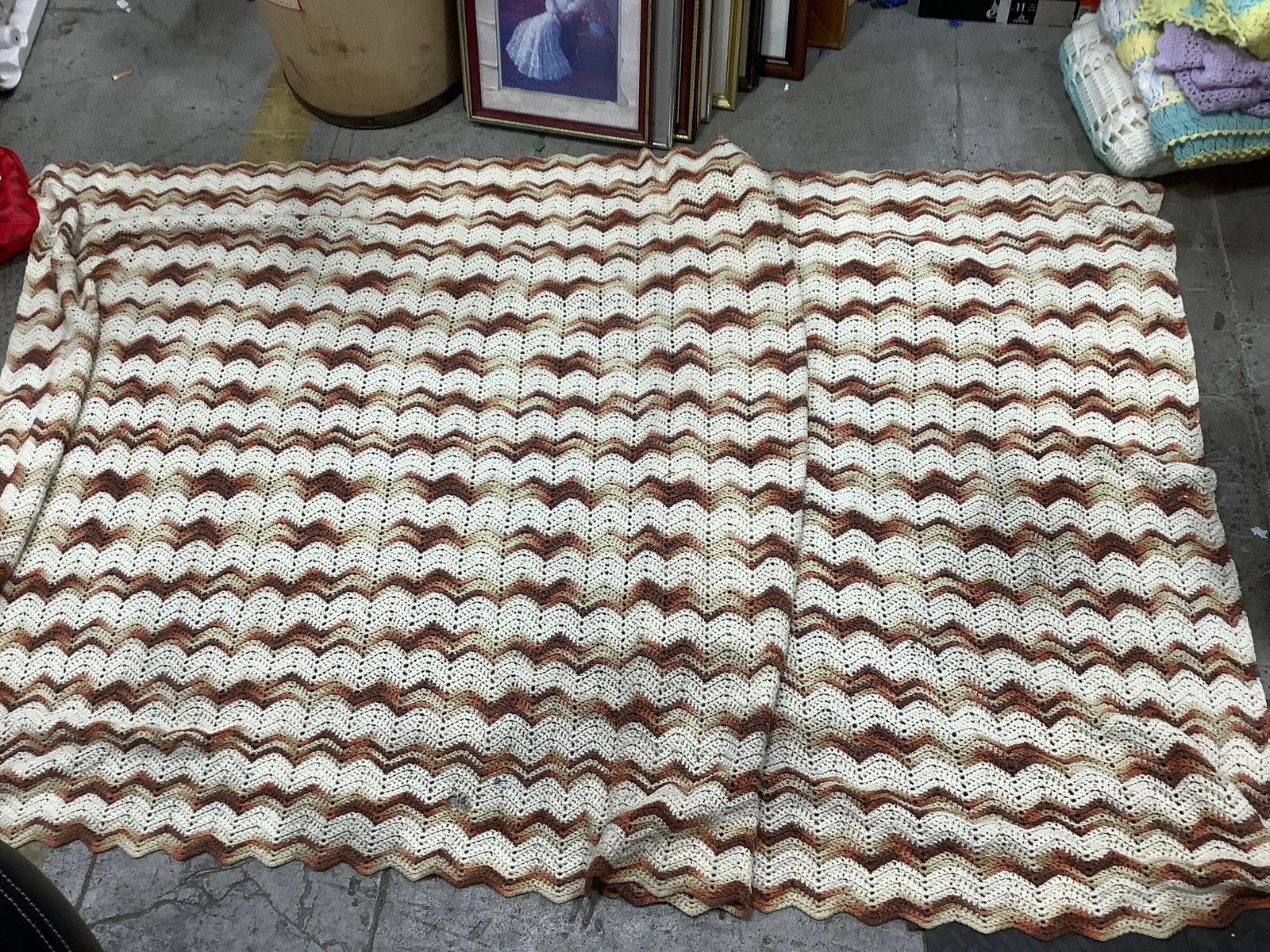 1970s handmade afghan(54inx104in.): 1970s handmade afghan(54inx104in.)