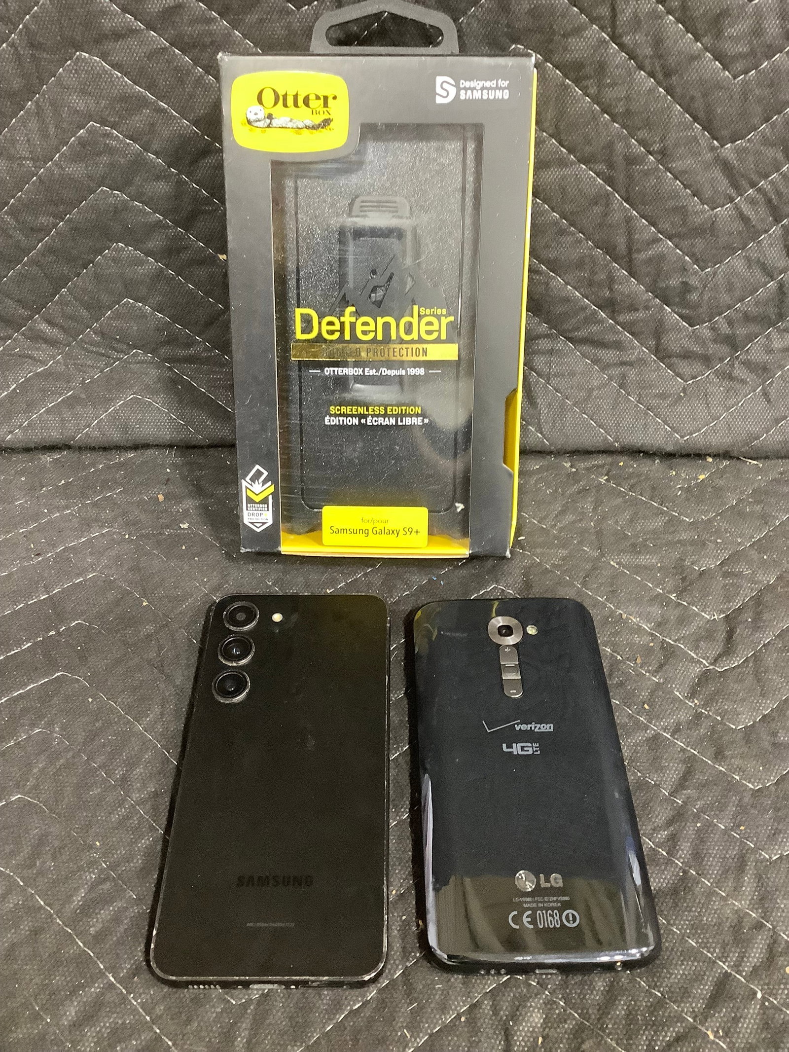 Defender Otterbox case(Samsung Galaxy S9) and phones(unknown working condition): Defender Otterbox case(Samsung Galaxy S9) and phones(unknown working condition)