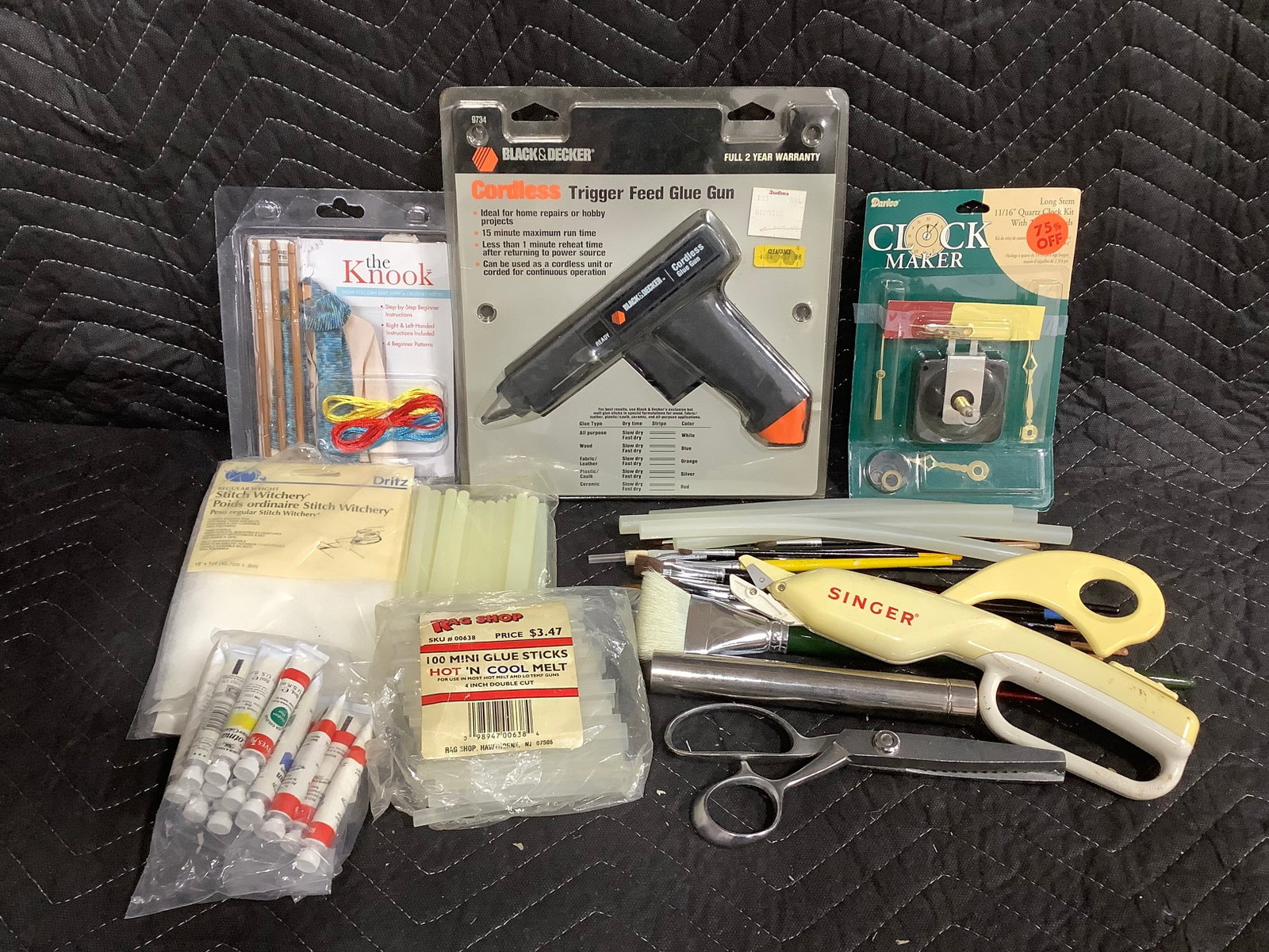Various art/craft supplies: Various art/craft supplies