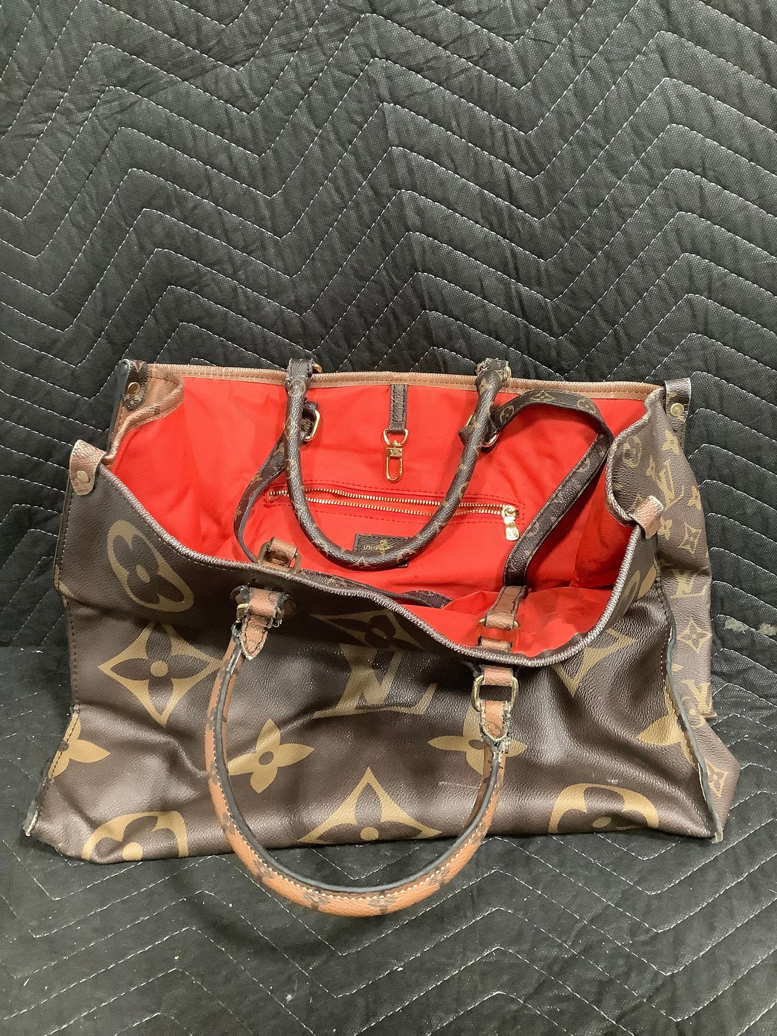 Louis Vuitton bag(unauthenticated): Louis Vuitton bag(unauthenticated)