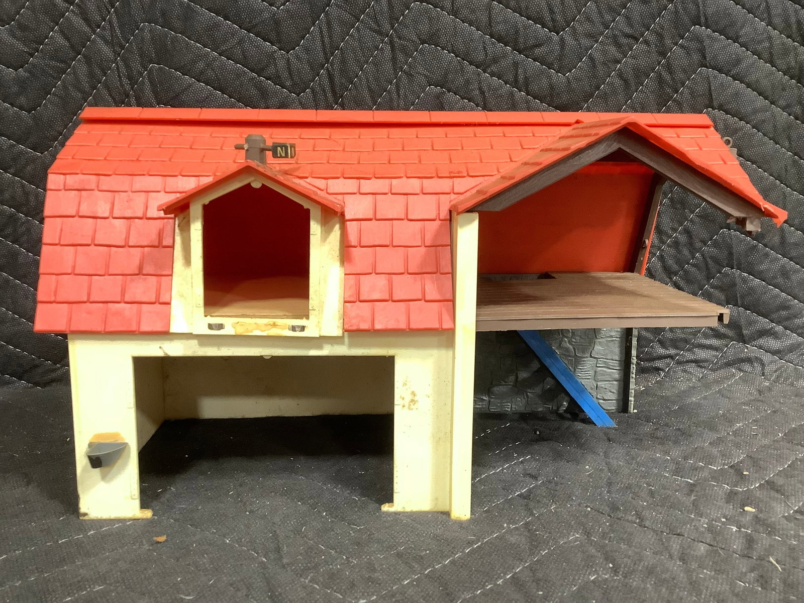 Vintage Matchbox Farmhouse: Vintage Matchbox Farmhouse