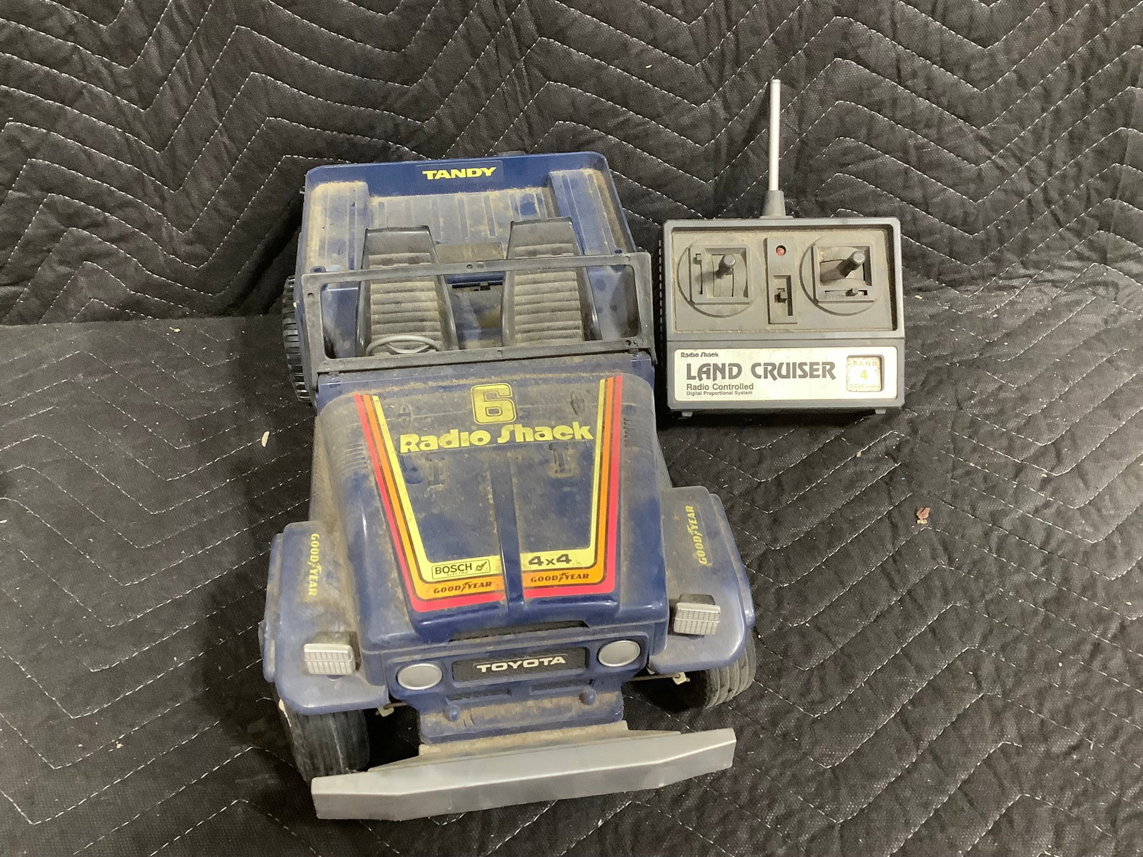 Vintage Land Cruiser Remote Controlled Toy (1 of 1)