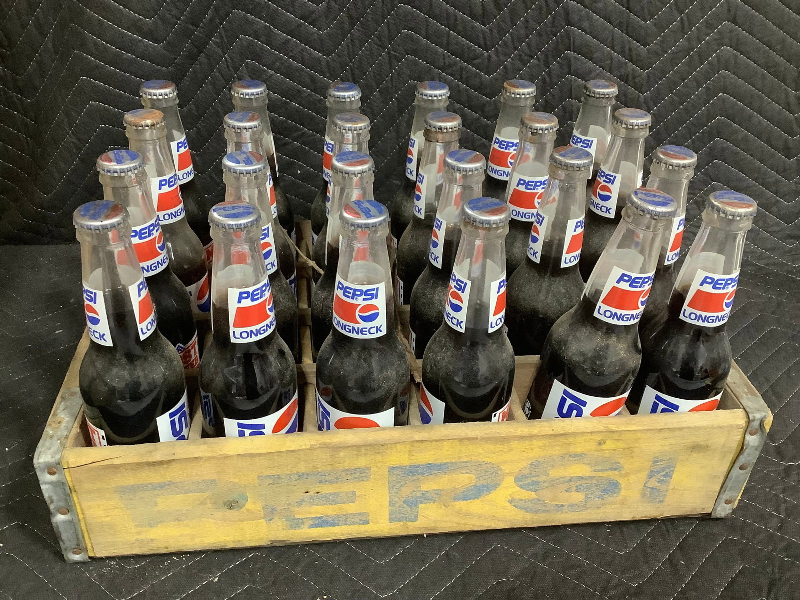 Vintage crate of Pepsi bottles: Vintage crate of Pepsi bottles