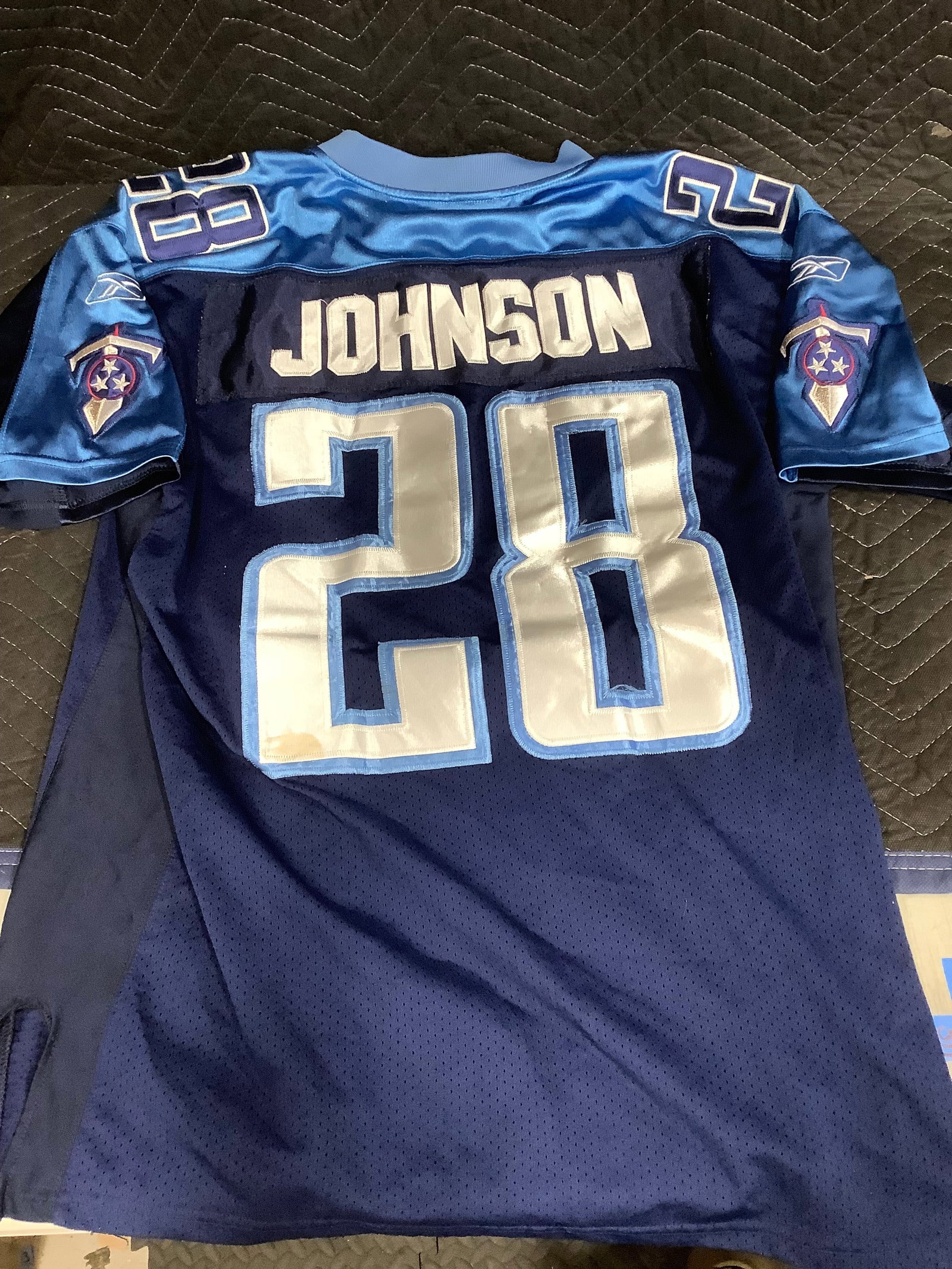 Blue Reebok Tennessee Titans Jersey Chris Johnsons number 28: Blue Reebok Tennessee Titans Jersey Chris Johnsons number 28