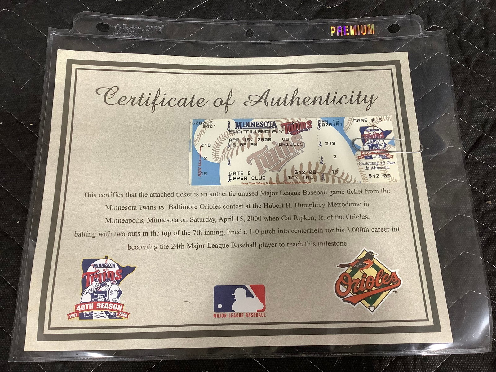 2000 MLB game ticket with certificate of authenticity