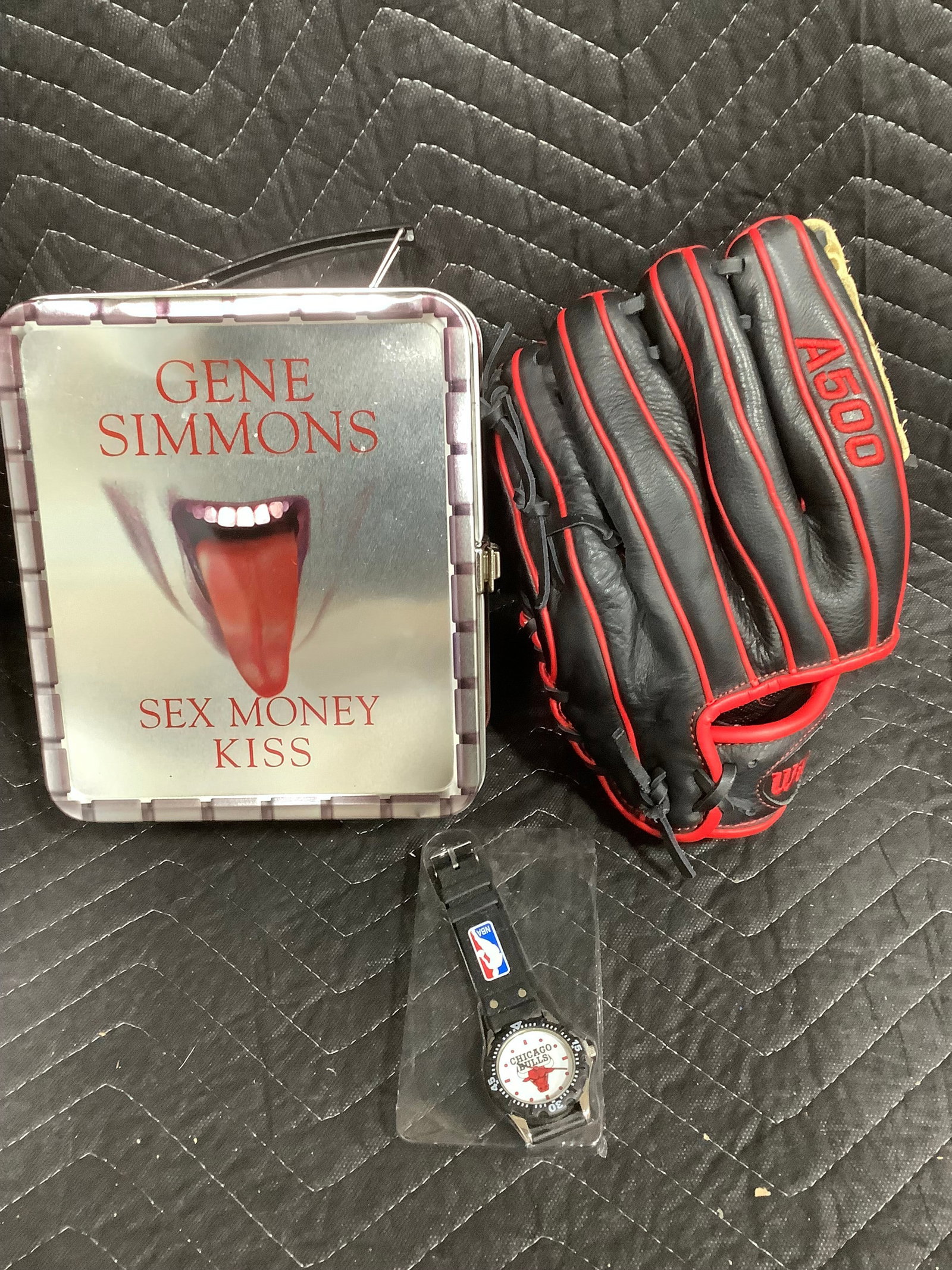 Gene Simmons lunchbox, Wilson A500 mitt, and more (1 of 1)