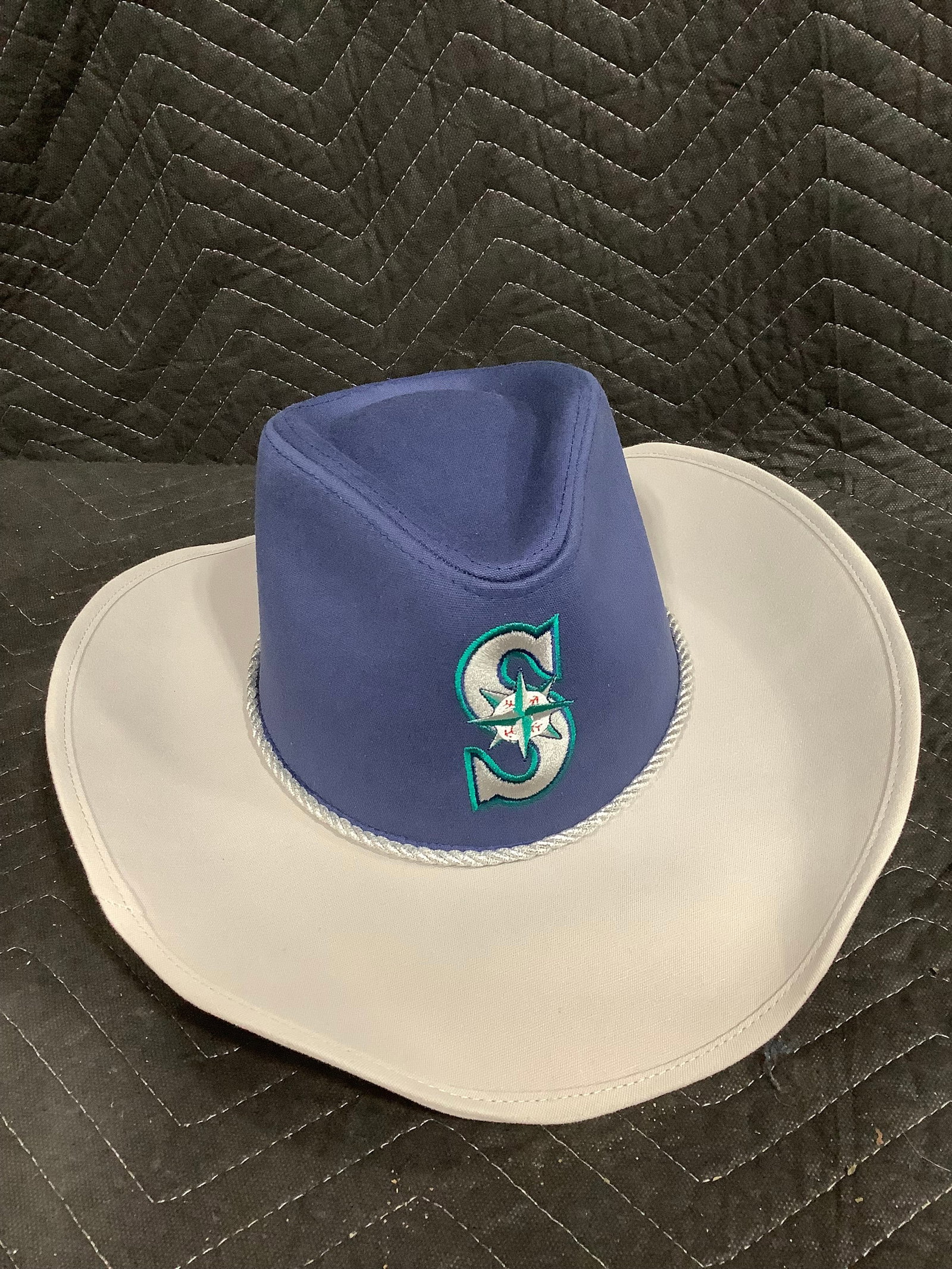 Seattle Mariners cowboy hat (1 of 1)