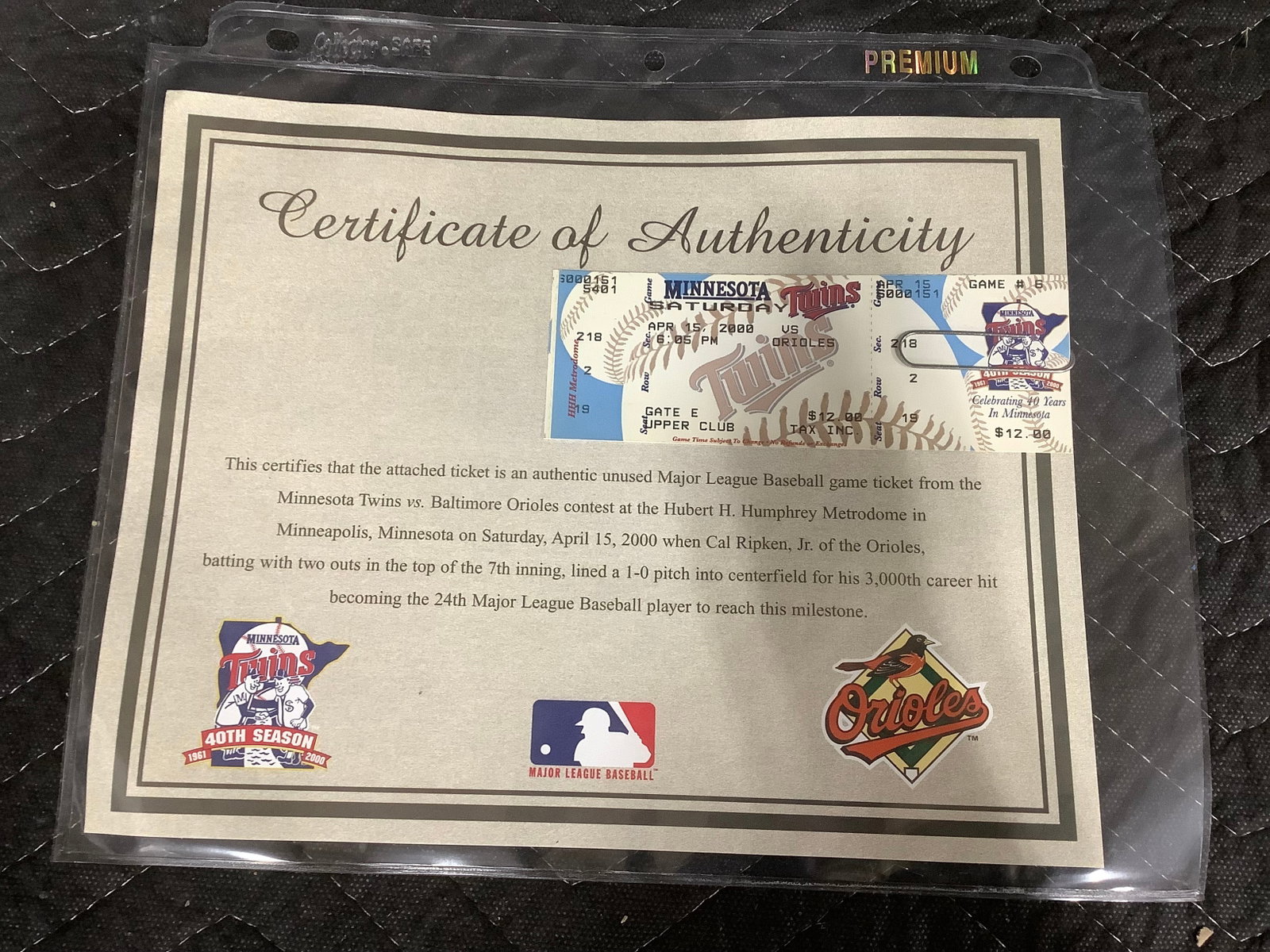 2000 MLB game ticket with certificate of authenticity