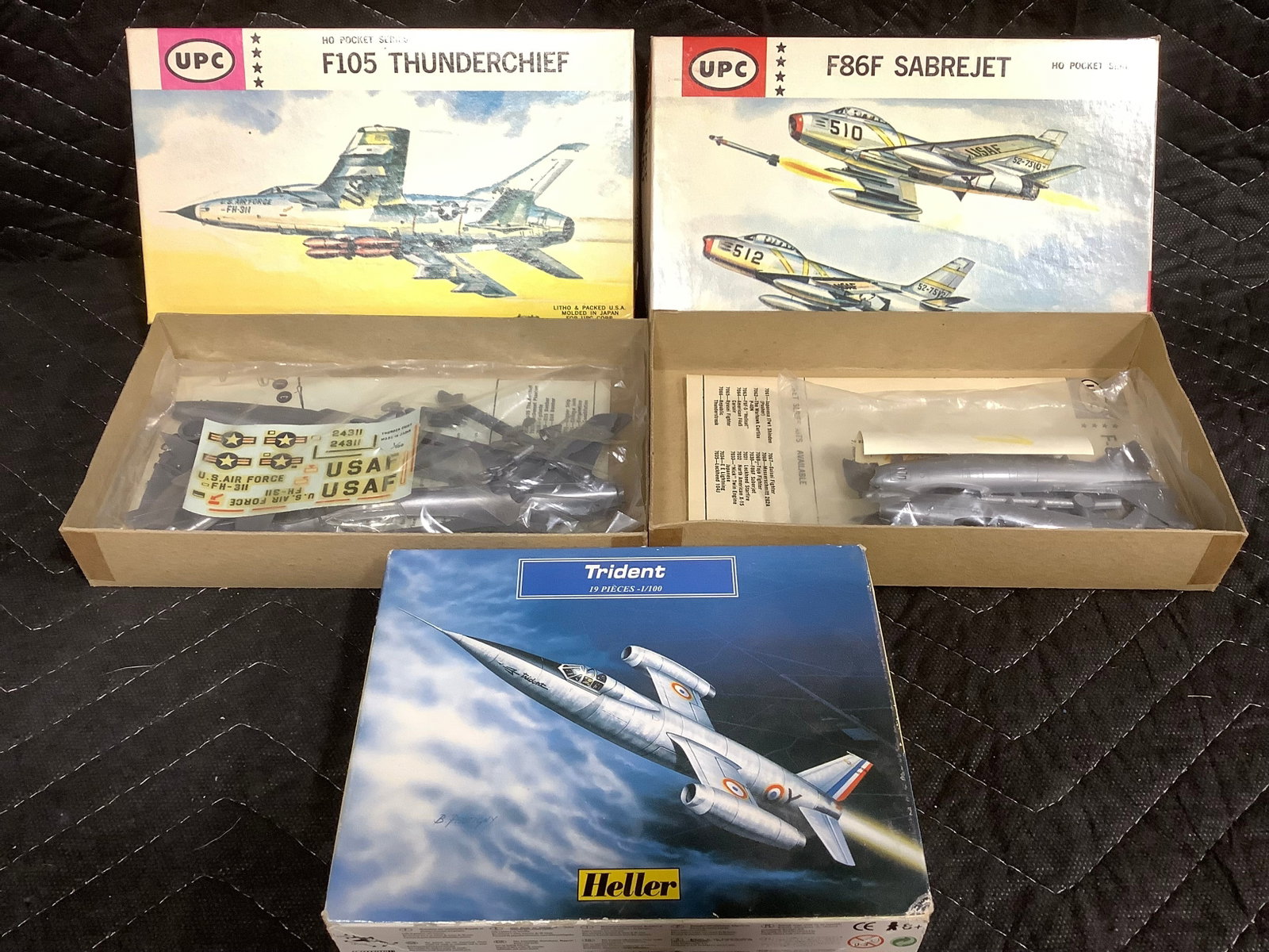 Vintage plane model kits (1 of 1)