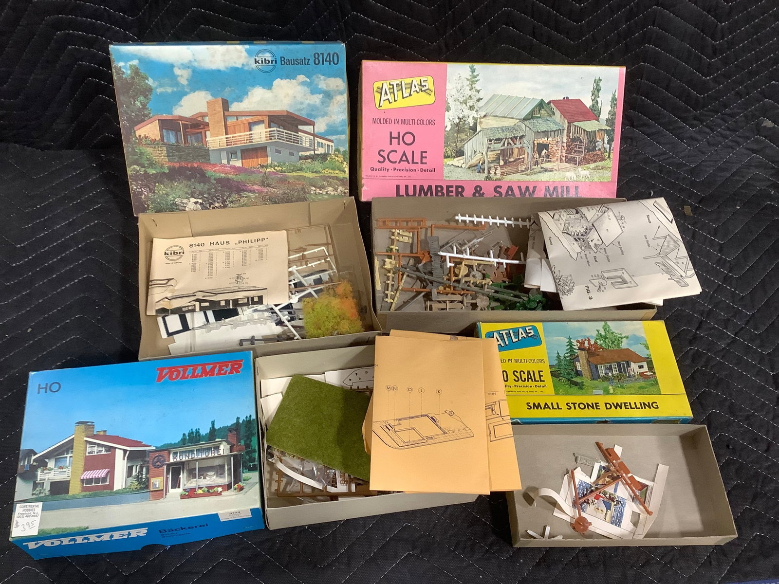 Various Plastic Model Kit Parts (1 of 1)