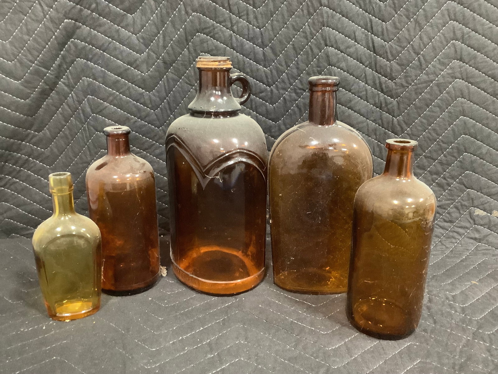 Vintage Bottles (Tallest - 10.5in): Vintage Bottles (Tallest - 10.5in)