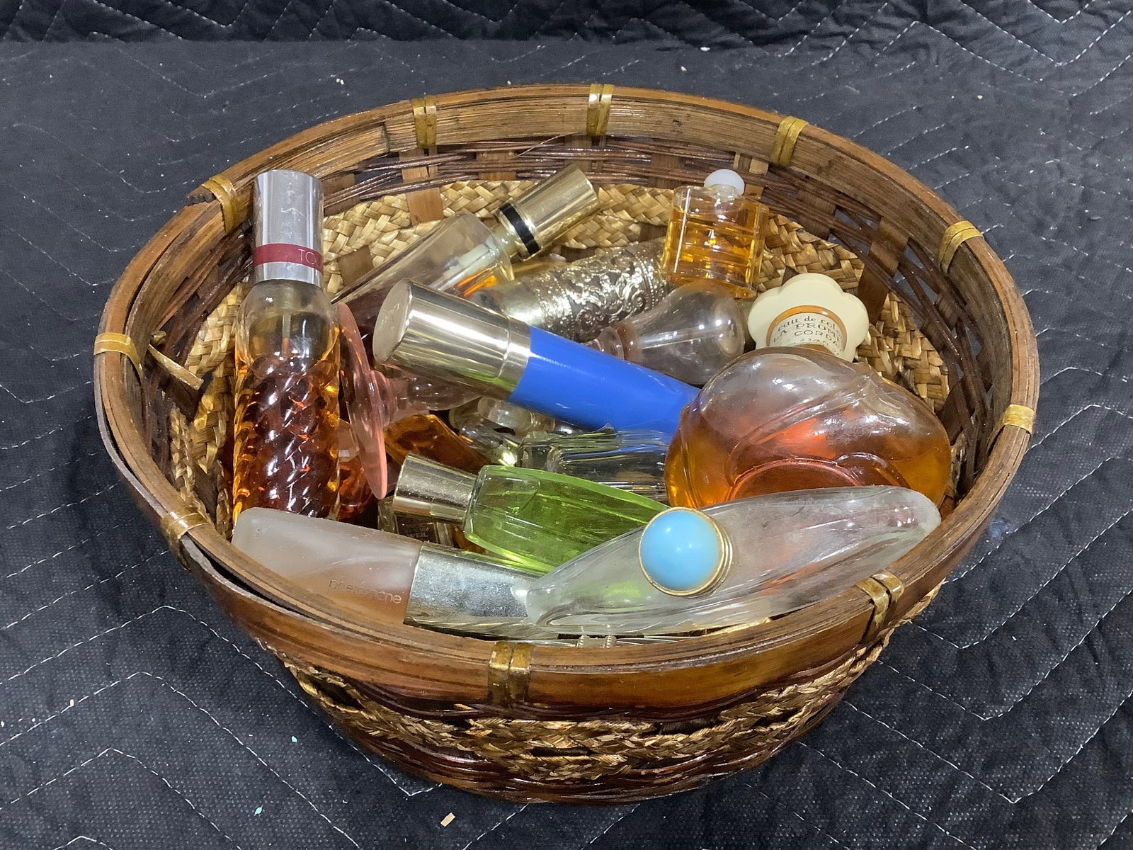 Various perfumes-different amounts in each: Various perfumes-different amounts in each