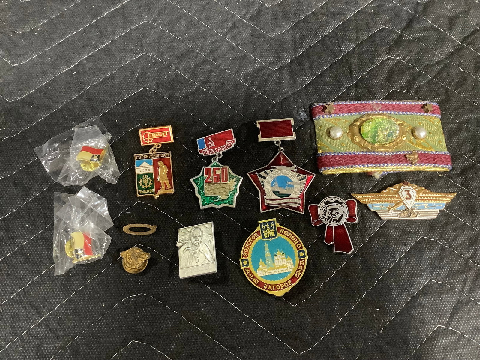 Vintage pins: Vintage pins