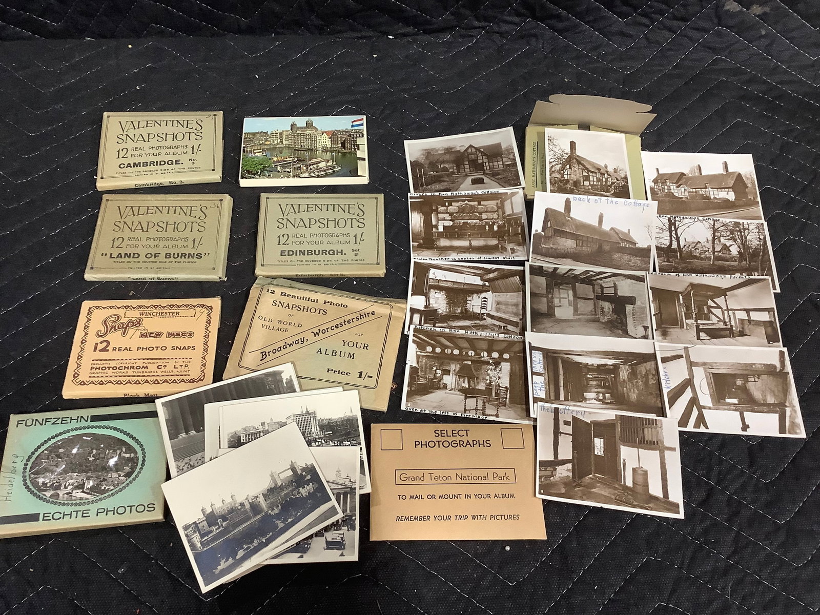 Vintage photograph albums: Vintage photograph albums