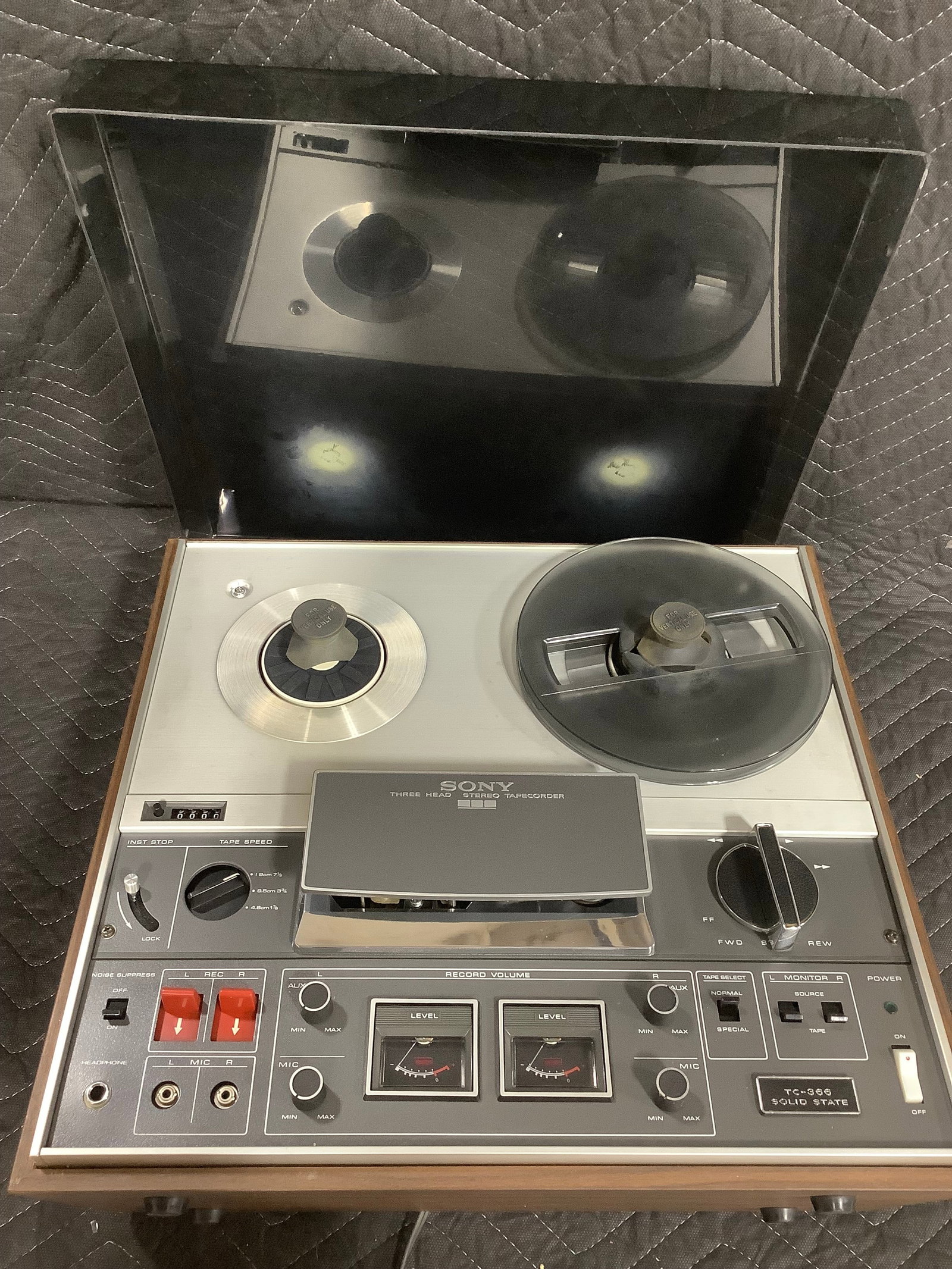 Sony three head stereo tapecorder (1 of 1)