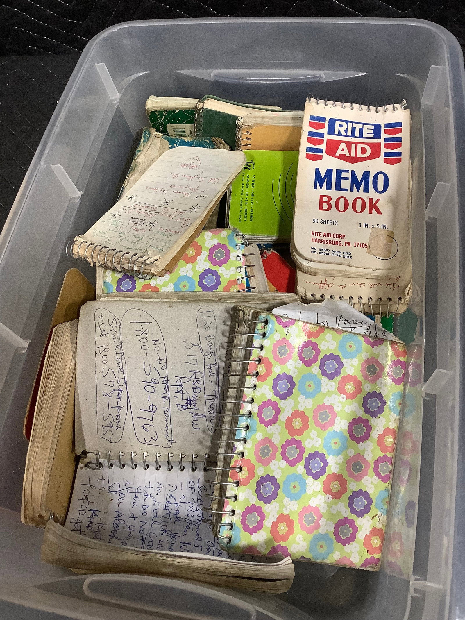 Vintage notepads/memo books with writing inside: Vintage notepads/memo books with writing inside