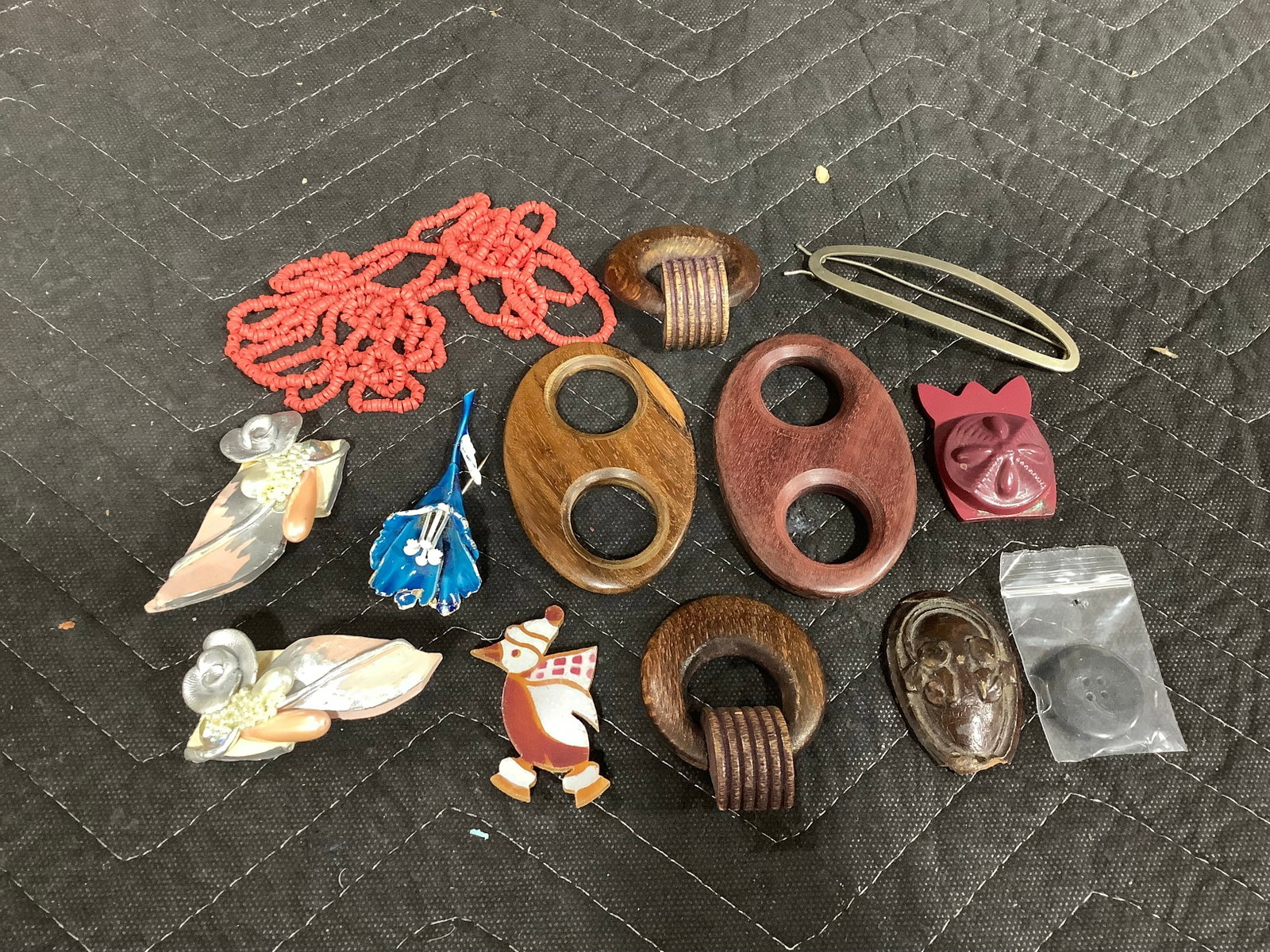 Vintage button, jewelry, and more: Vintage button, jewelry, and more