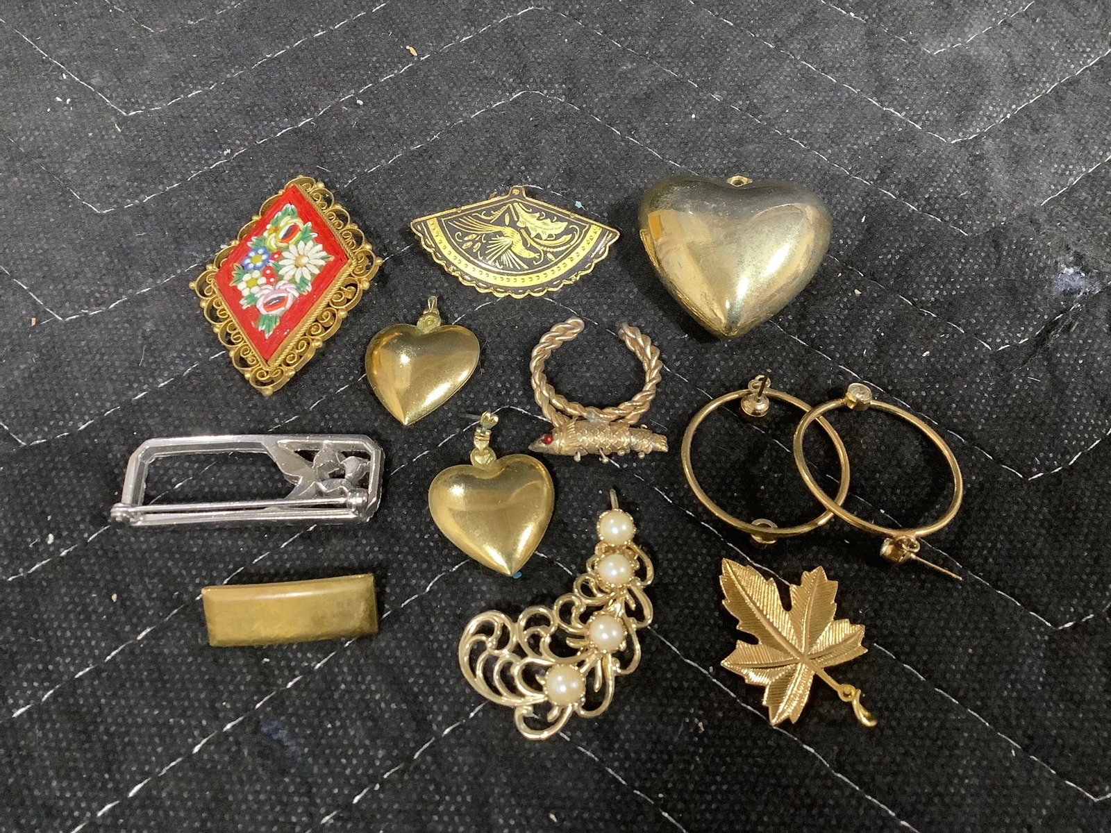 Vintage jewelry: Vintage jewelry