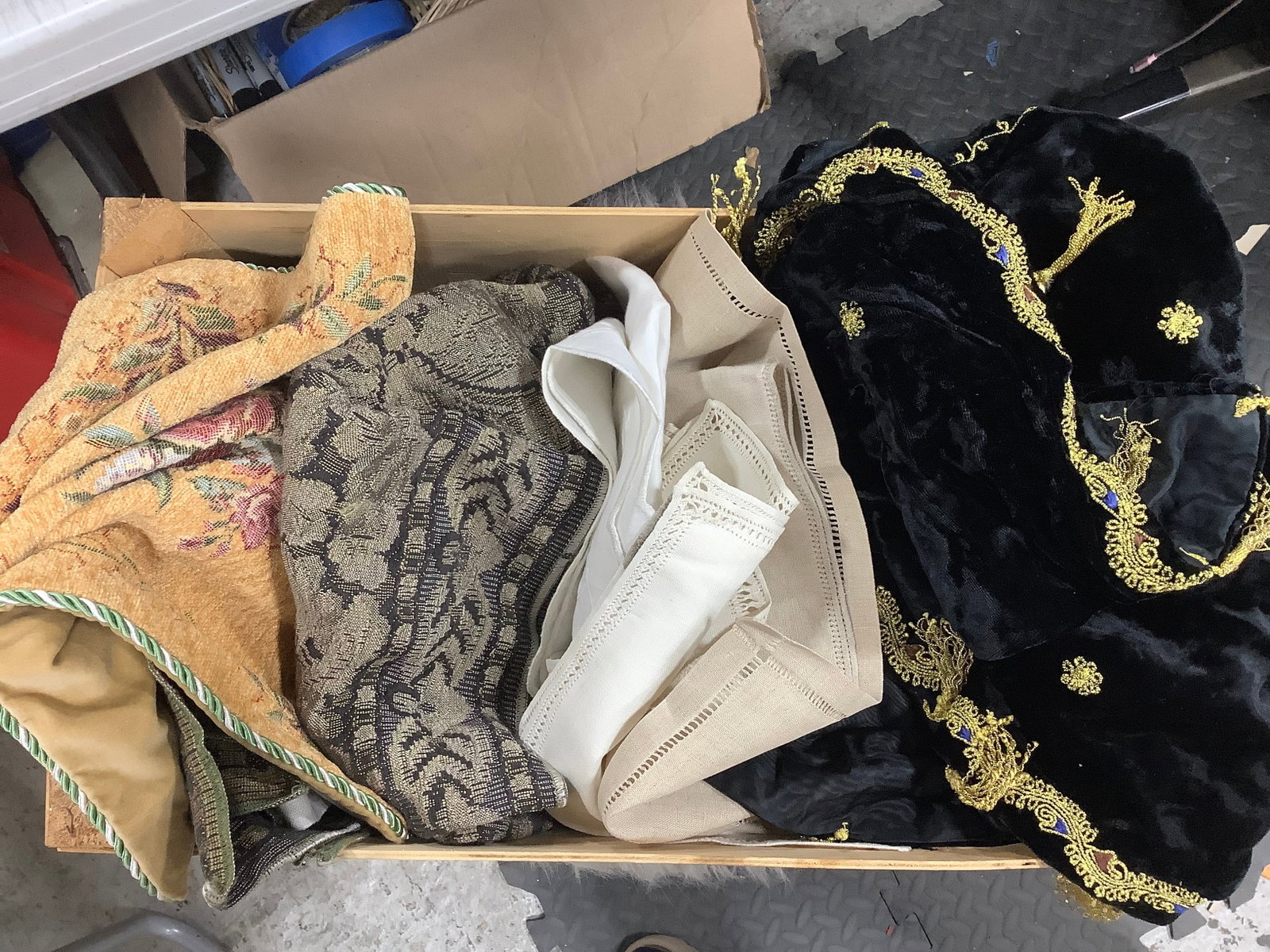 Vintage fabrics and more: Vintage fabrics and more